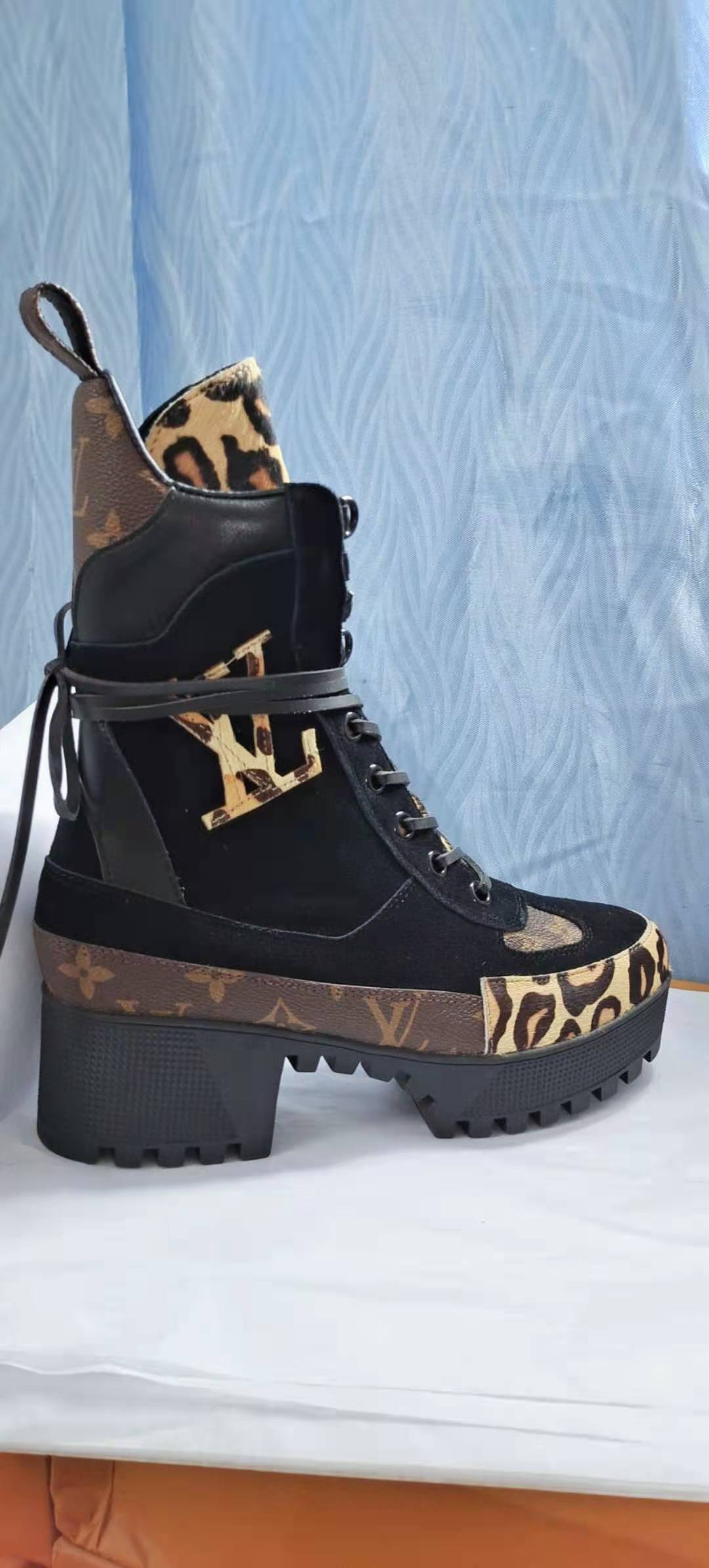 2XB205ZDE Stylish leather boot (top layer leather lining)