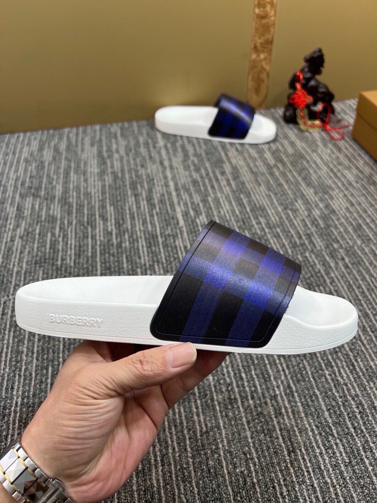 535ZR262ZDE Stylish Slippers