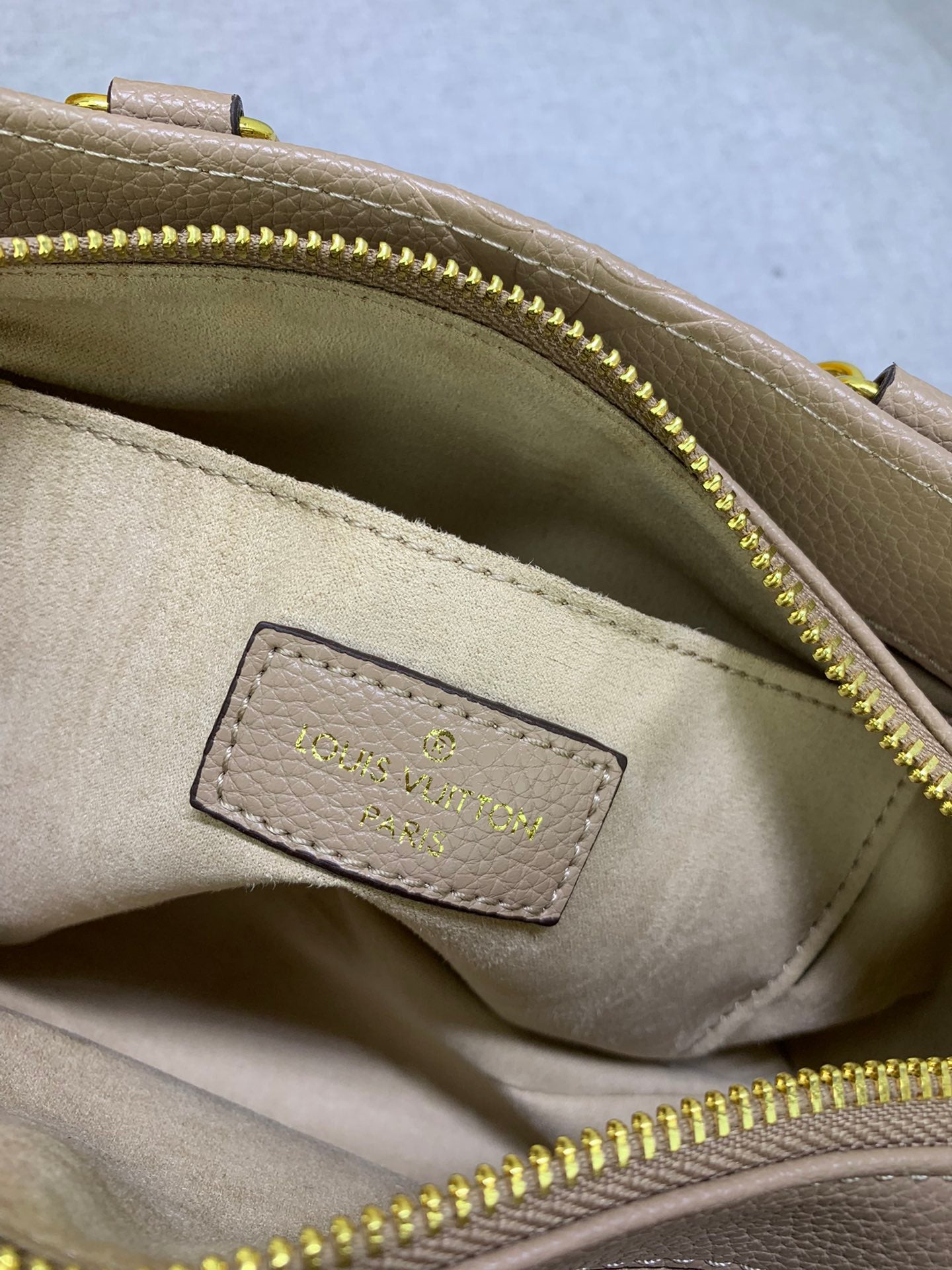 2XE320BDE Stylish leather bag 