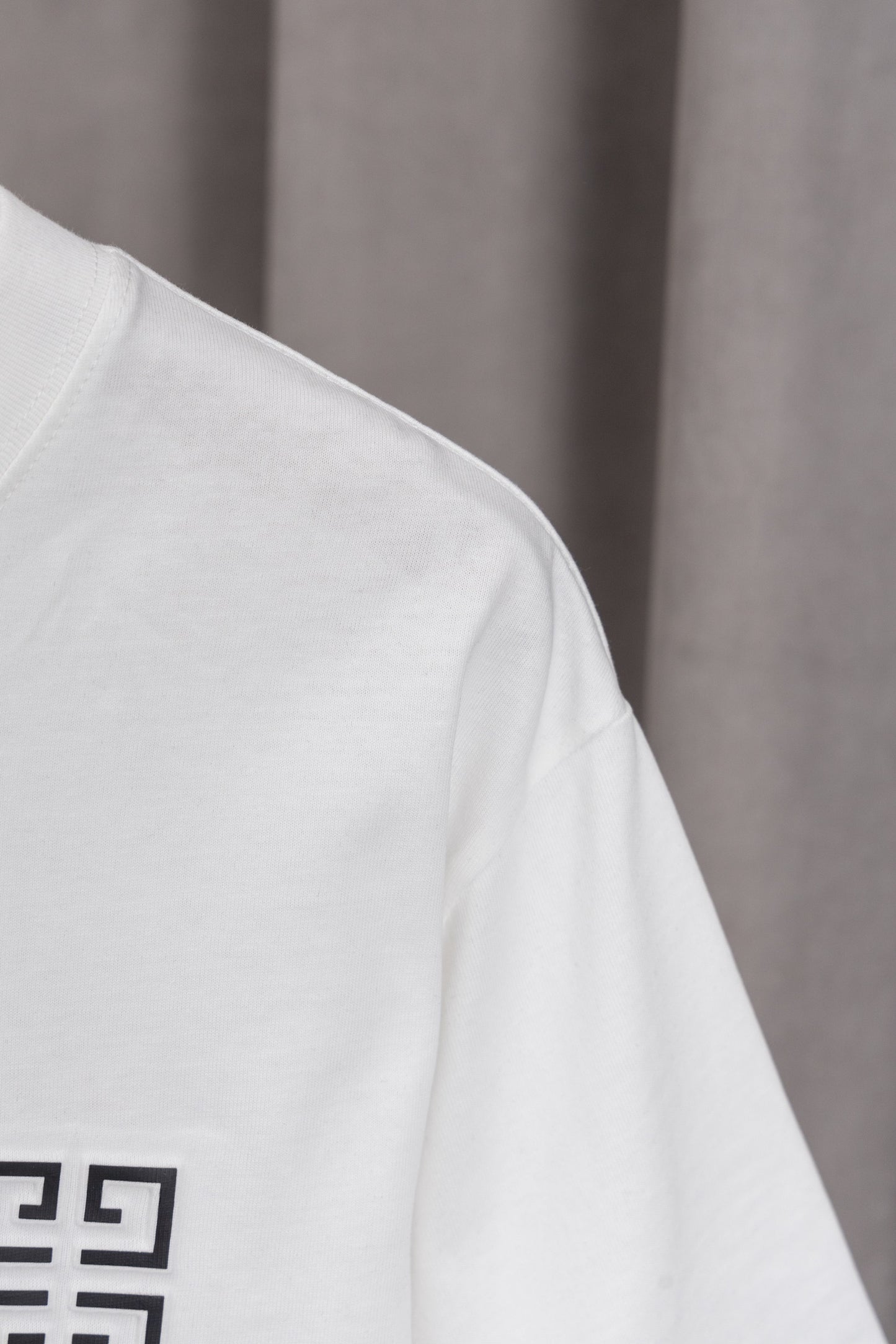 125WA2UDE Stylish T-shirts