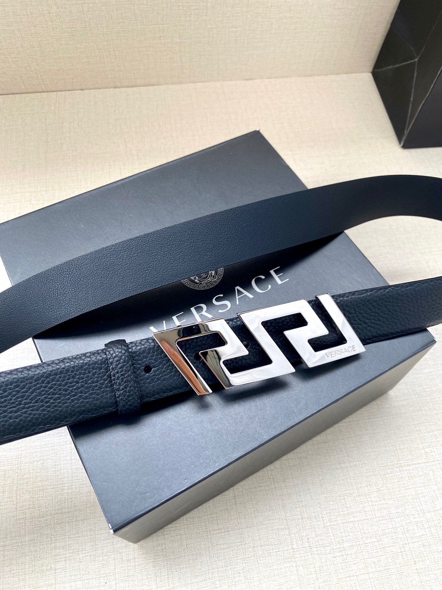 1WV166PDE Stylish  High quality belt With full package