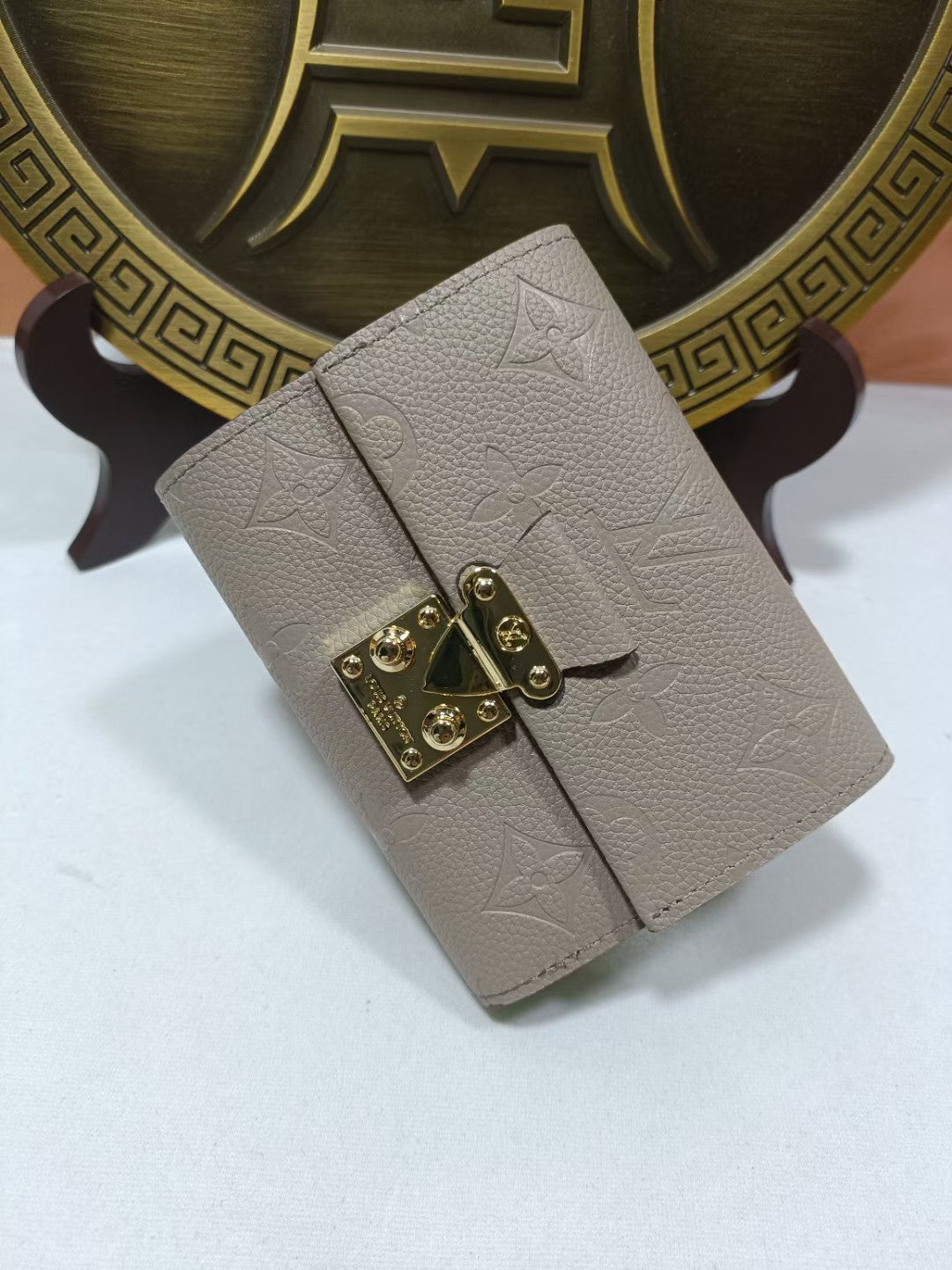 1XB385BDE Stylish leather wallets  ( with boxs)