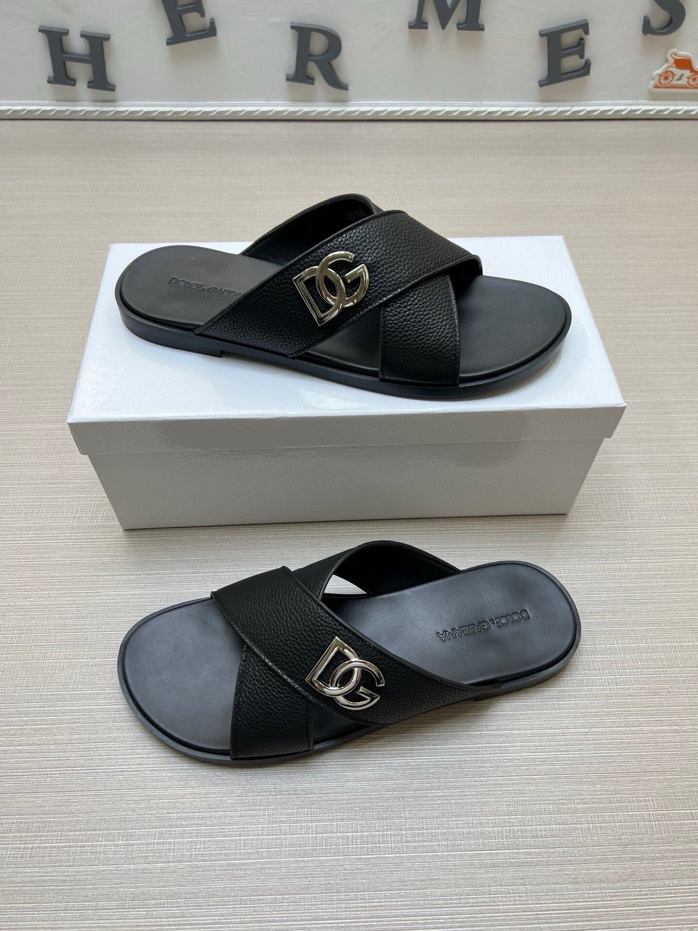 54A20ZDE Stylish slippers