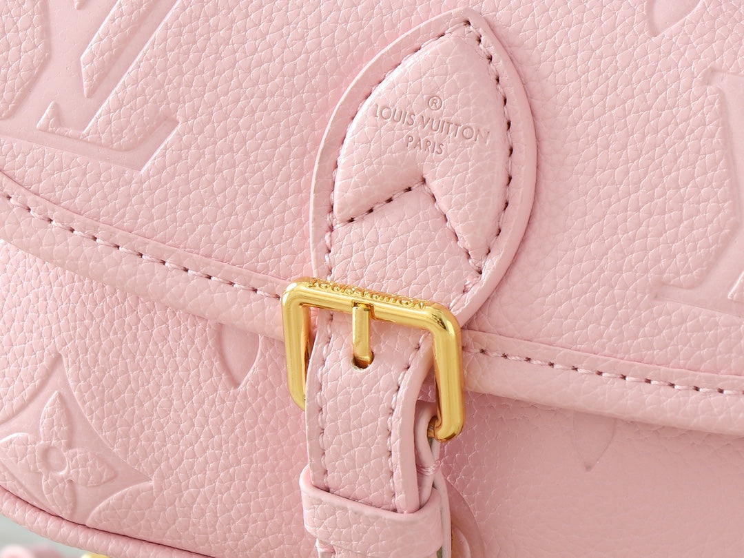 15XE3BDE Stylish leather bag