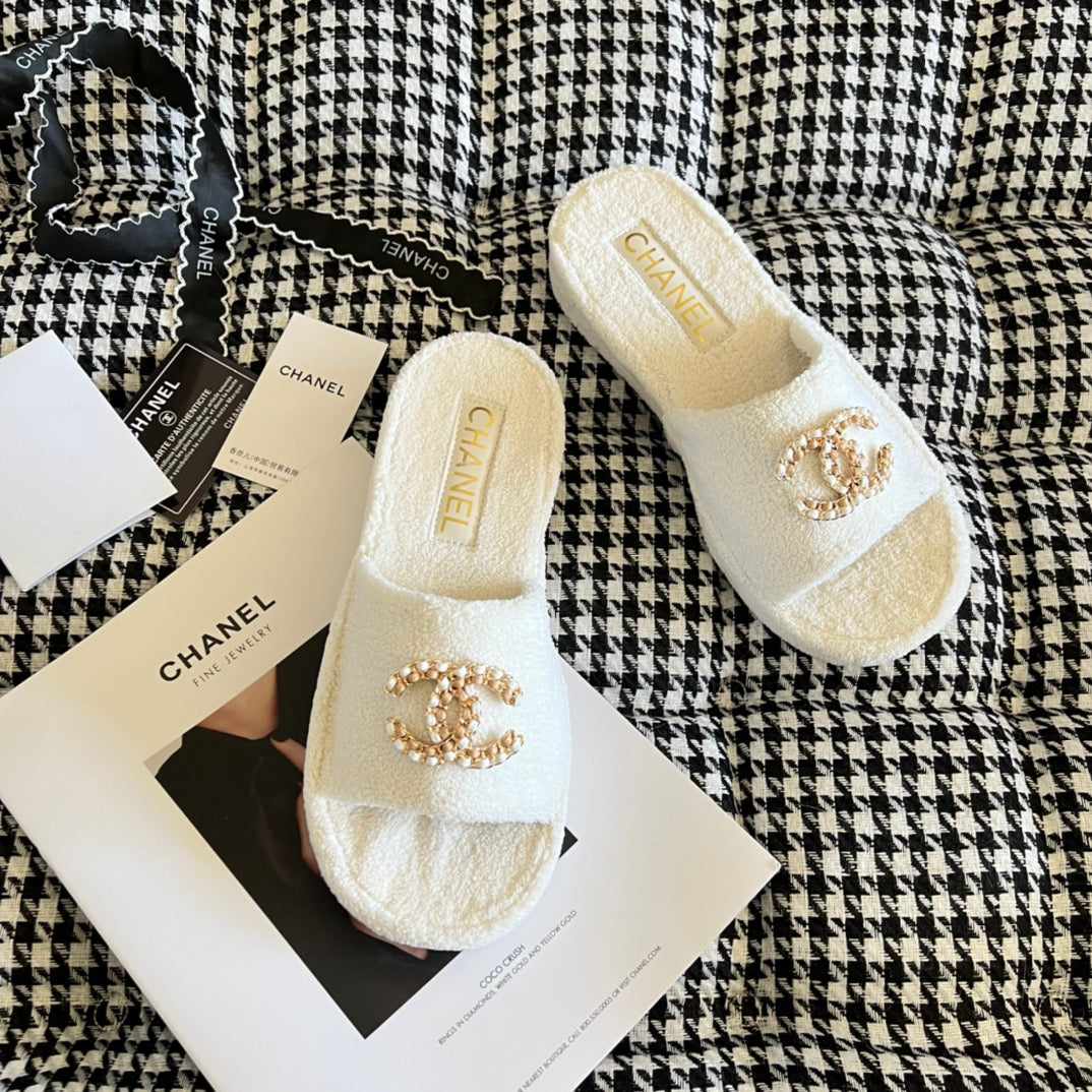 14C159ZDE Stylish Slippers