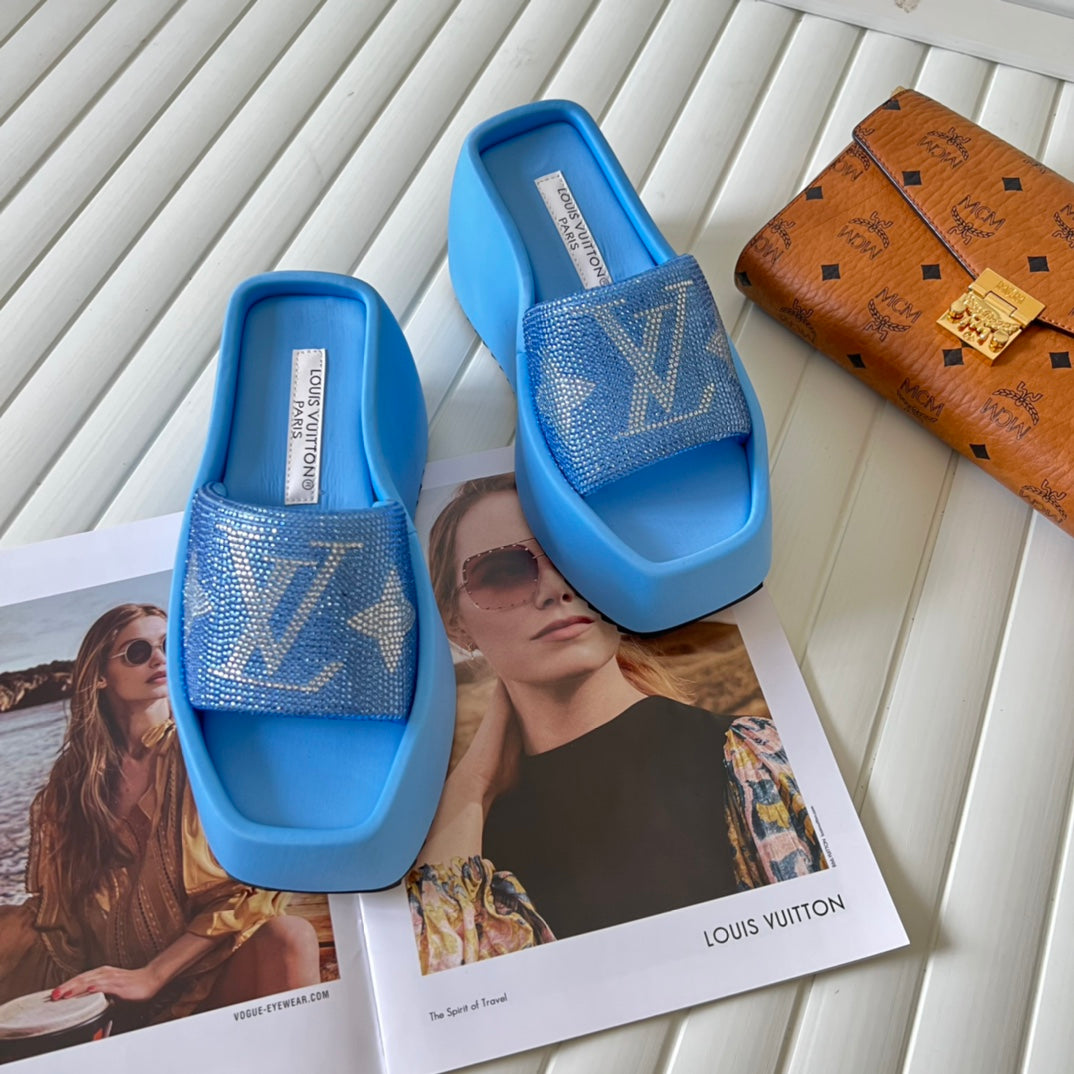 14E90ZDE Stylish Slippers