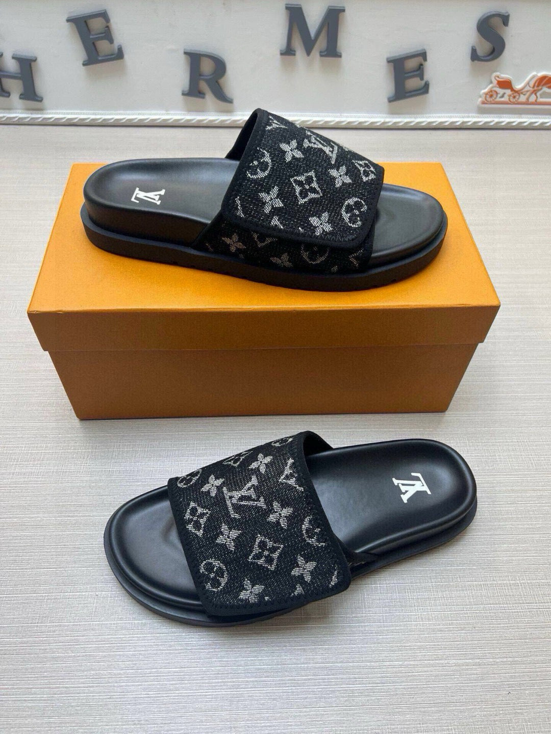 5QE2ZDE Stylish Slippers