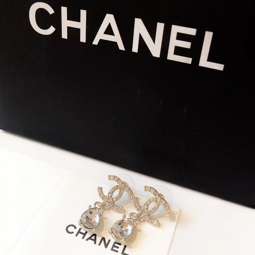 14C241EDE Stylish Earrings