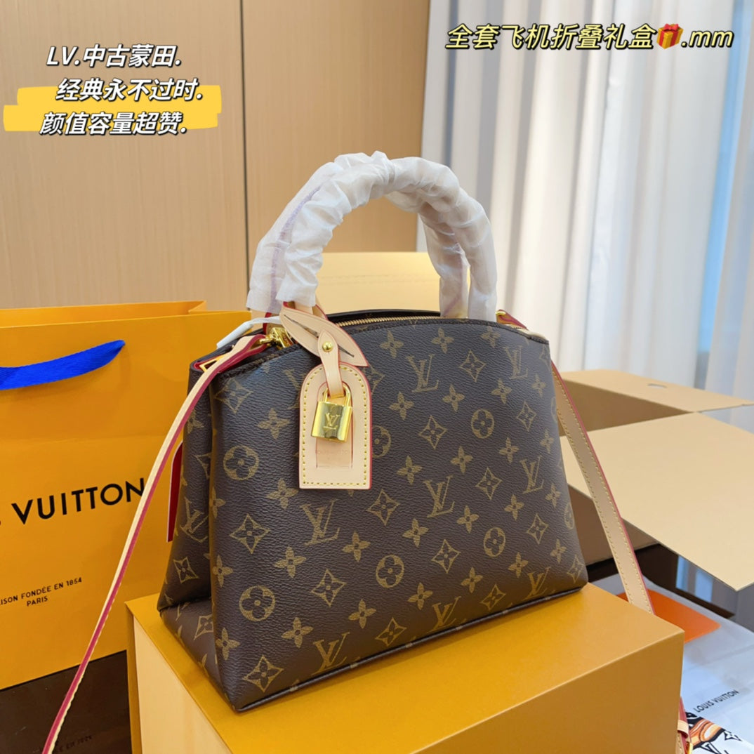 6XE196BDE Stylish leather bag 