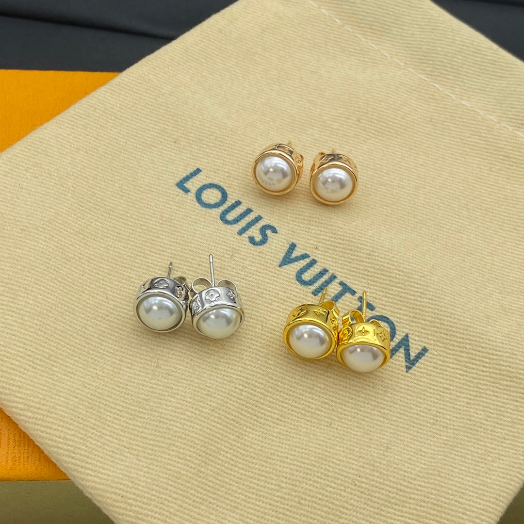 14E1022EDE Stylish  Earrings