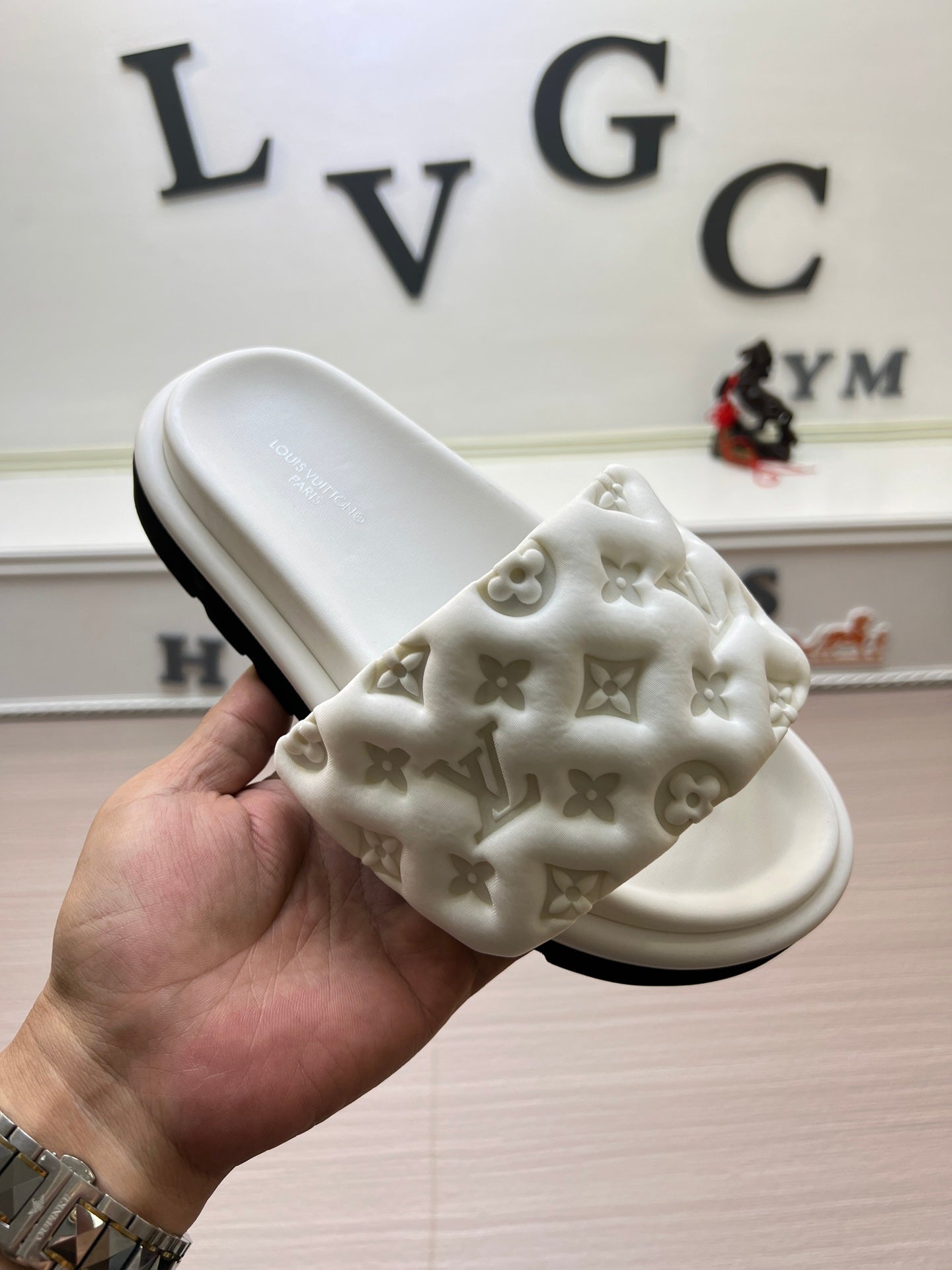 5YE154ZDE Stylish Slippers