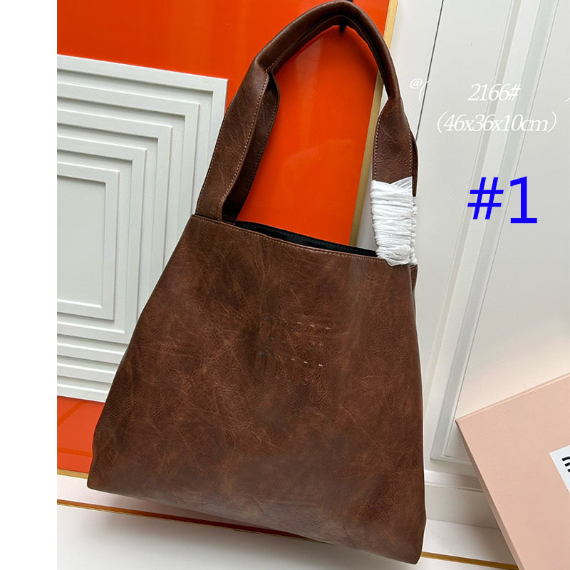 1XC379BDE Stylish leather bag 