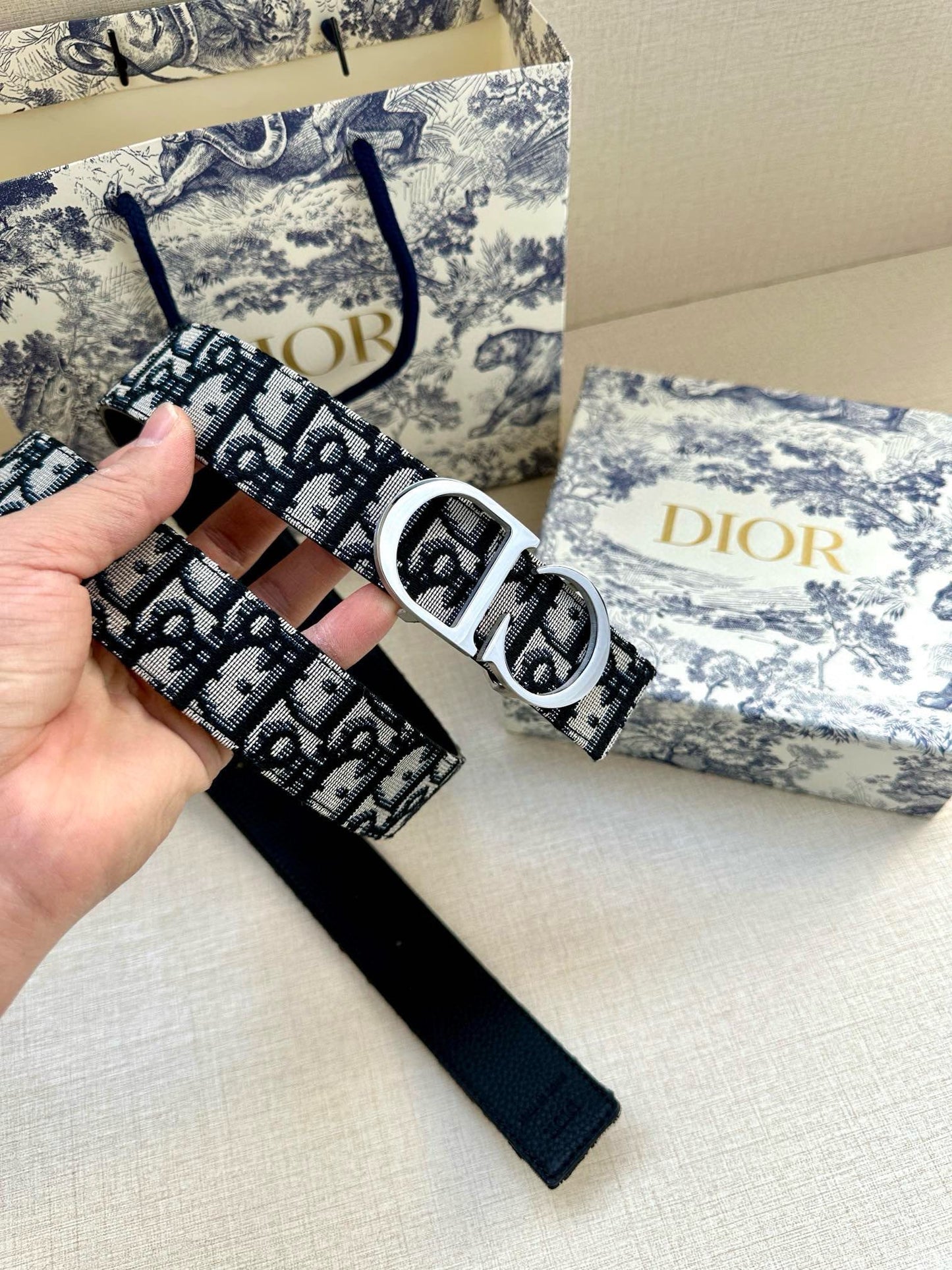 155RD207PDE Stylish  High quality belt With full package