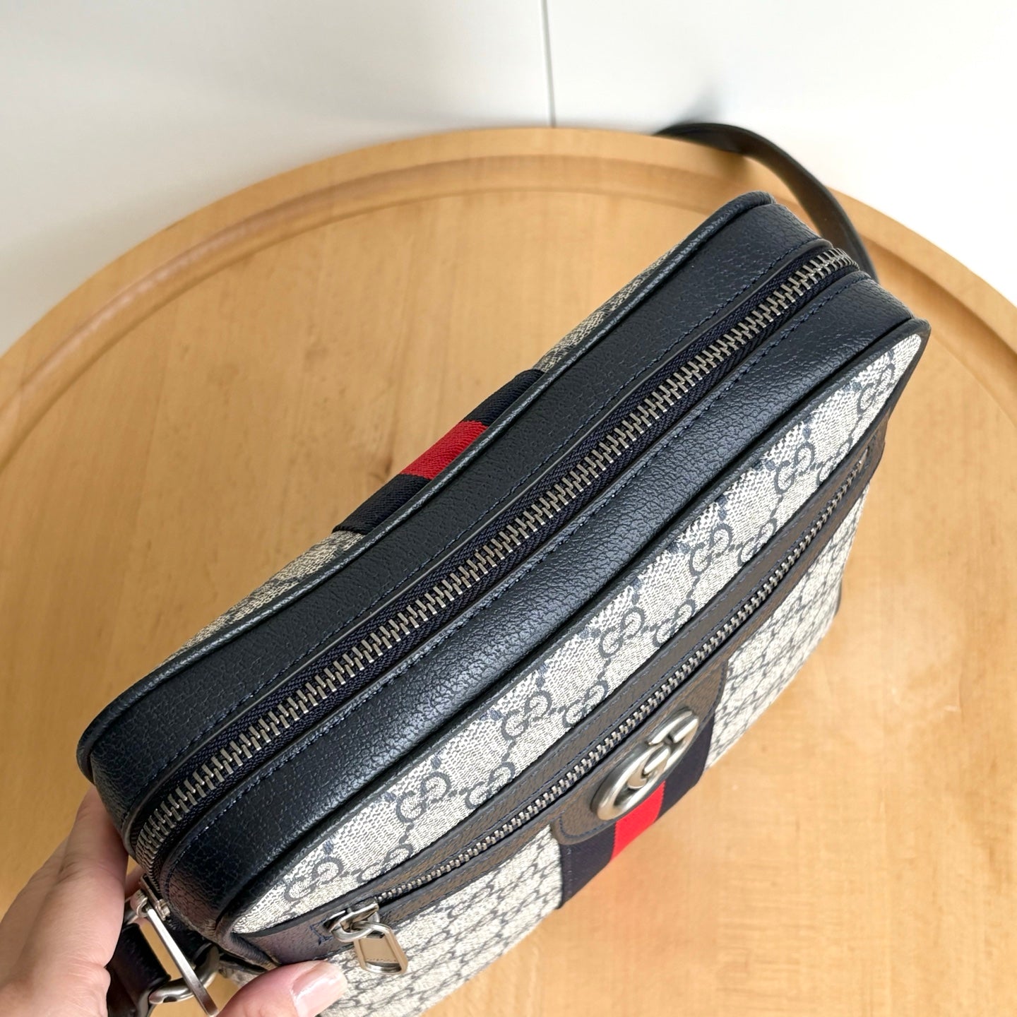 15RB43BDE Stylish leather bag