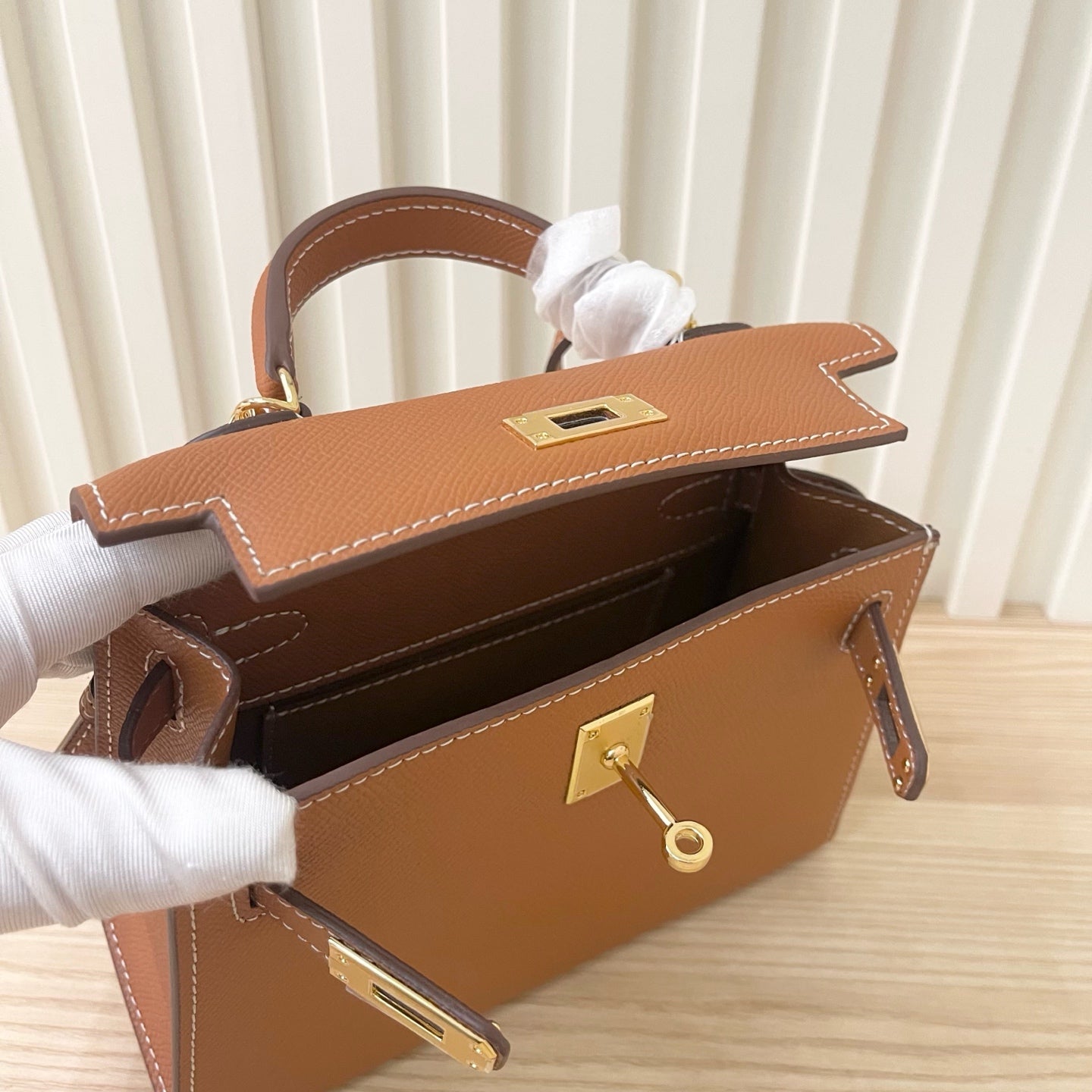 2WH26BDE Stylish leather bag