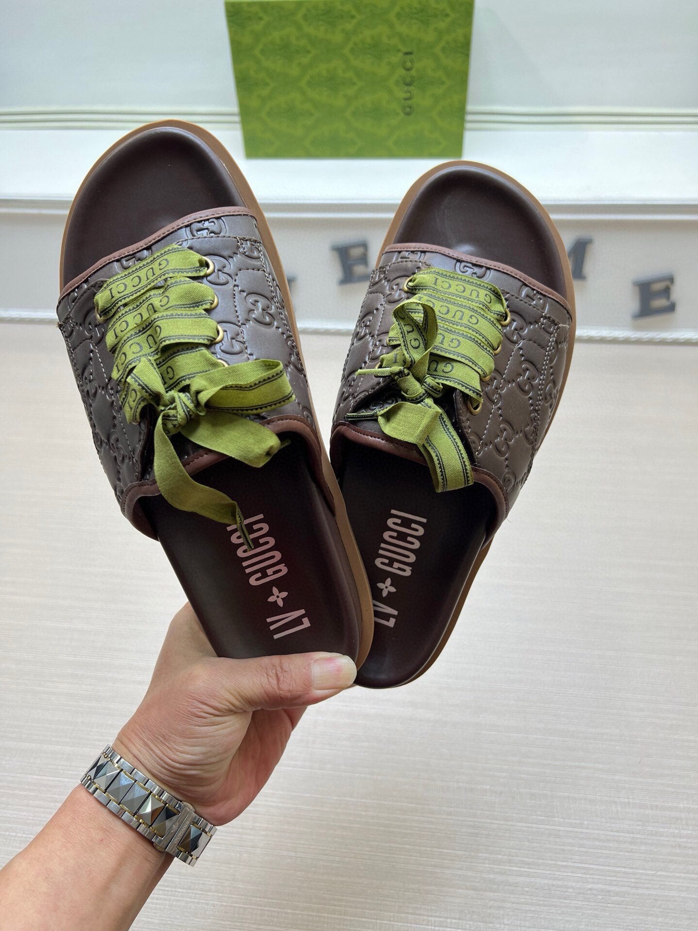 54B16ZDE Stylish slippers