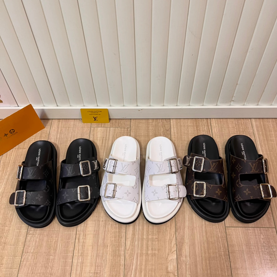 14E208ZDE Stylish Slippers