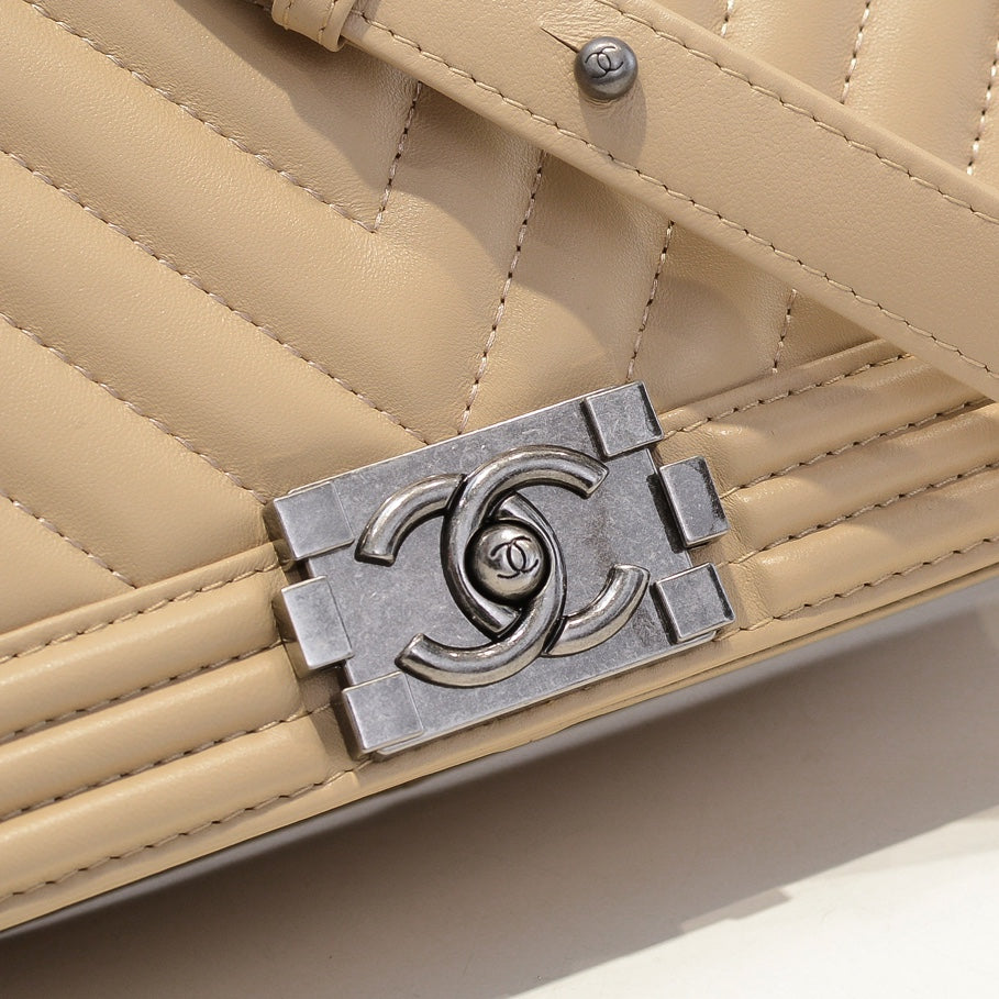 1XC413BDE Stylish leather bag