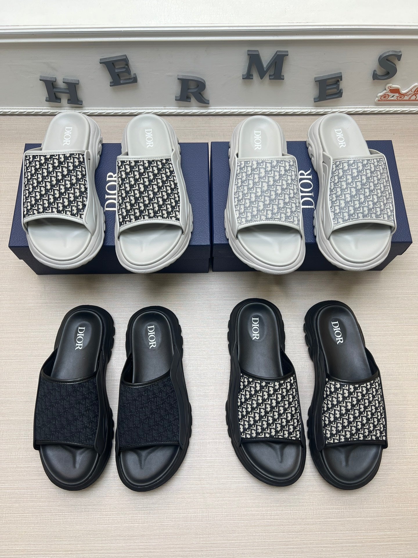 54D8ZDE Stylish slippers
