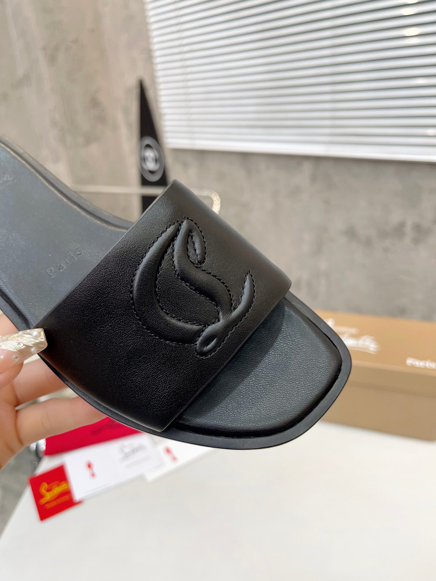 JXA32ZDE Stylish leather Slippers