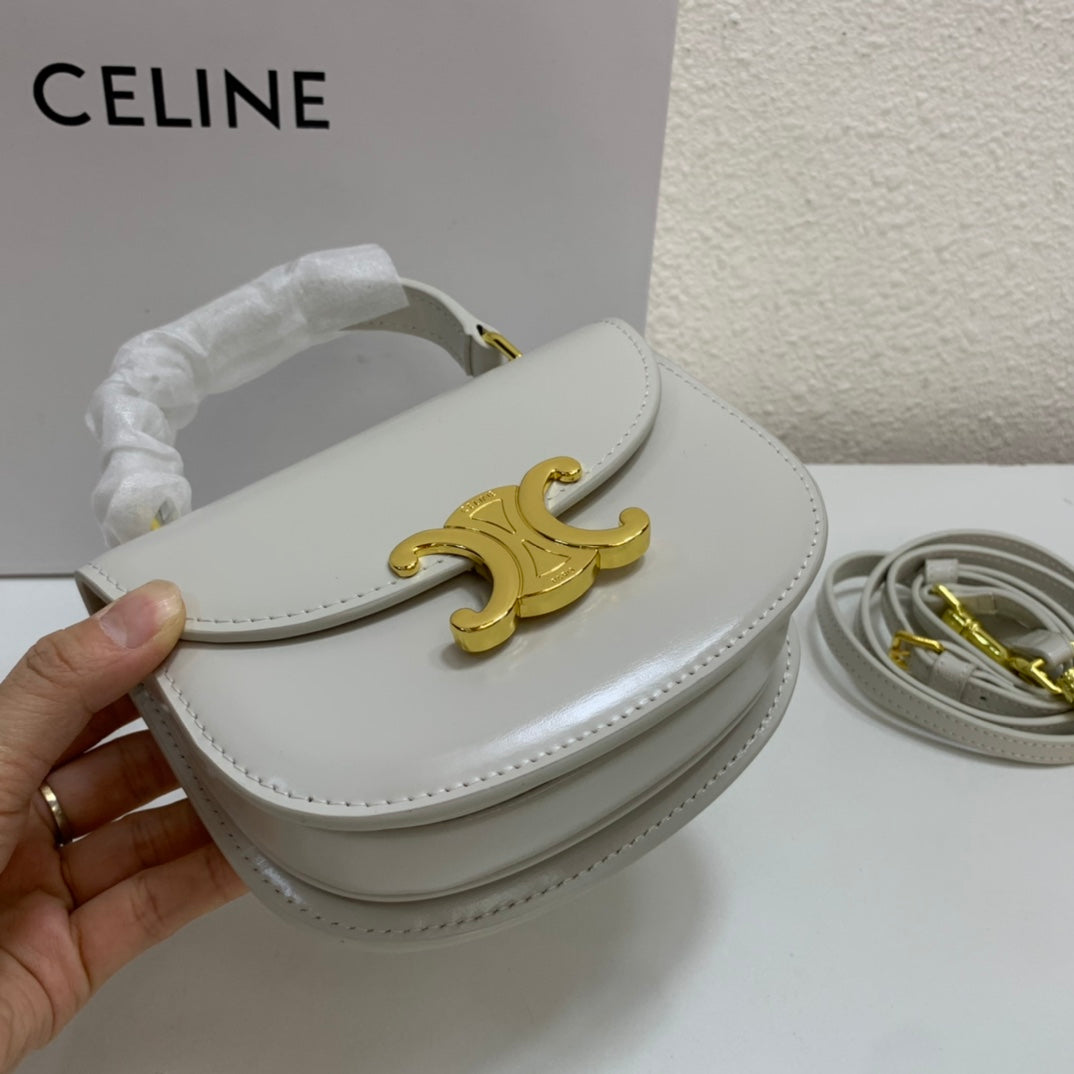 1XCL40BDE Stylish leather bag 