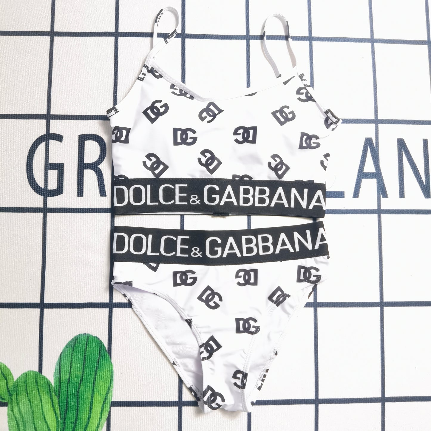 14A194YDE Stylish Bikini swimsuit