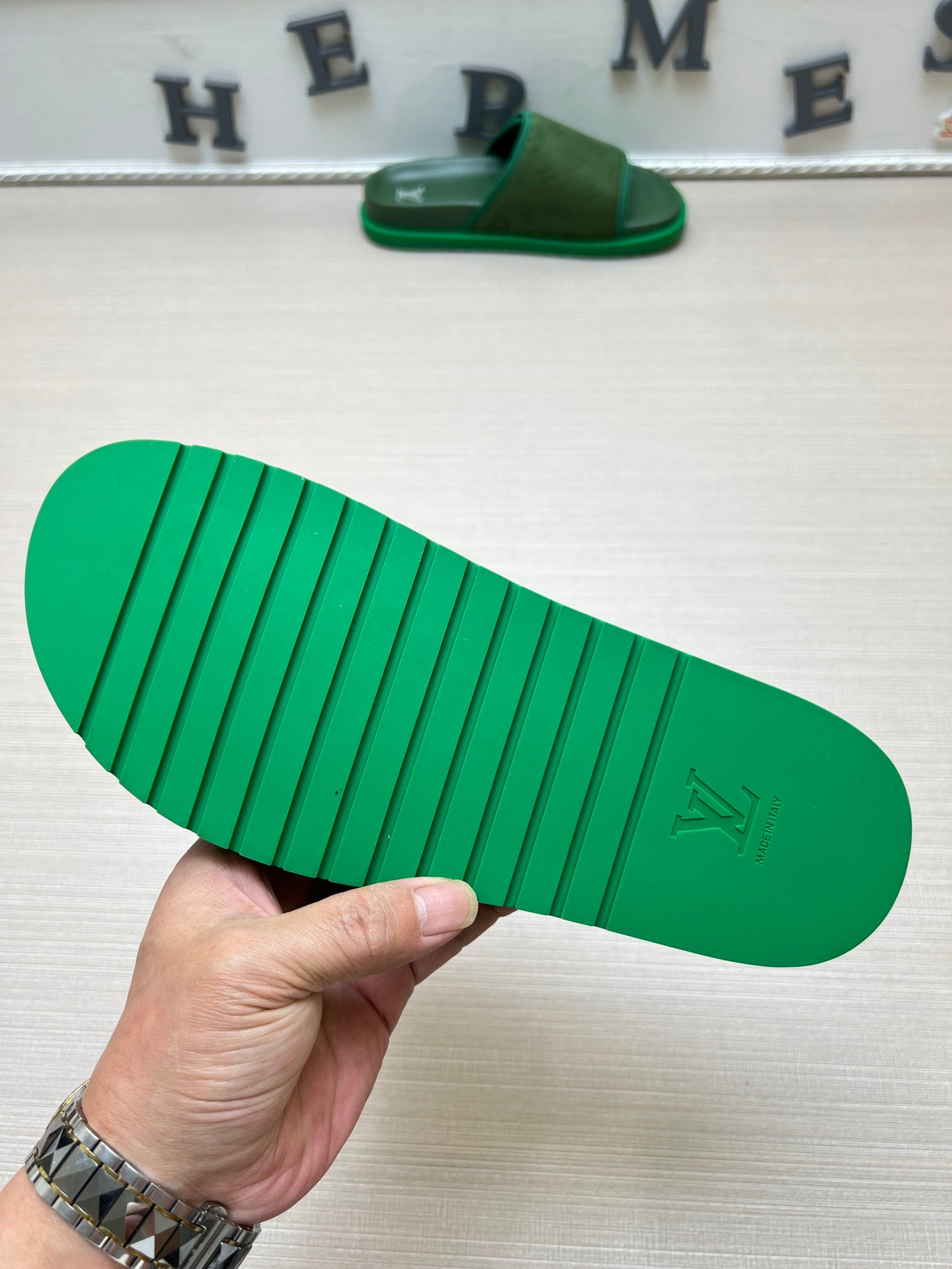 54E14ZDE Stylish slippers