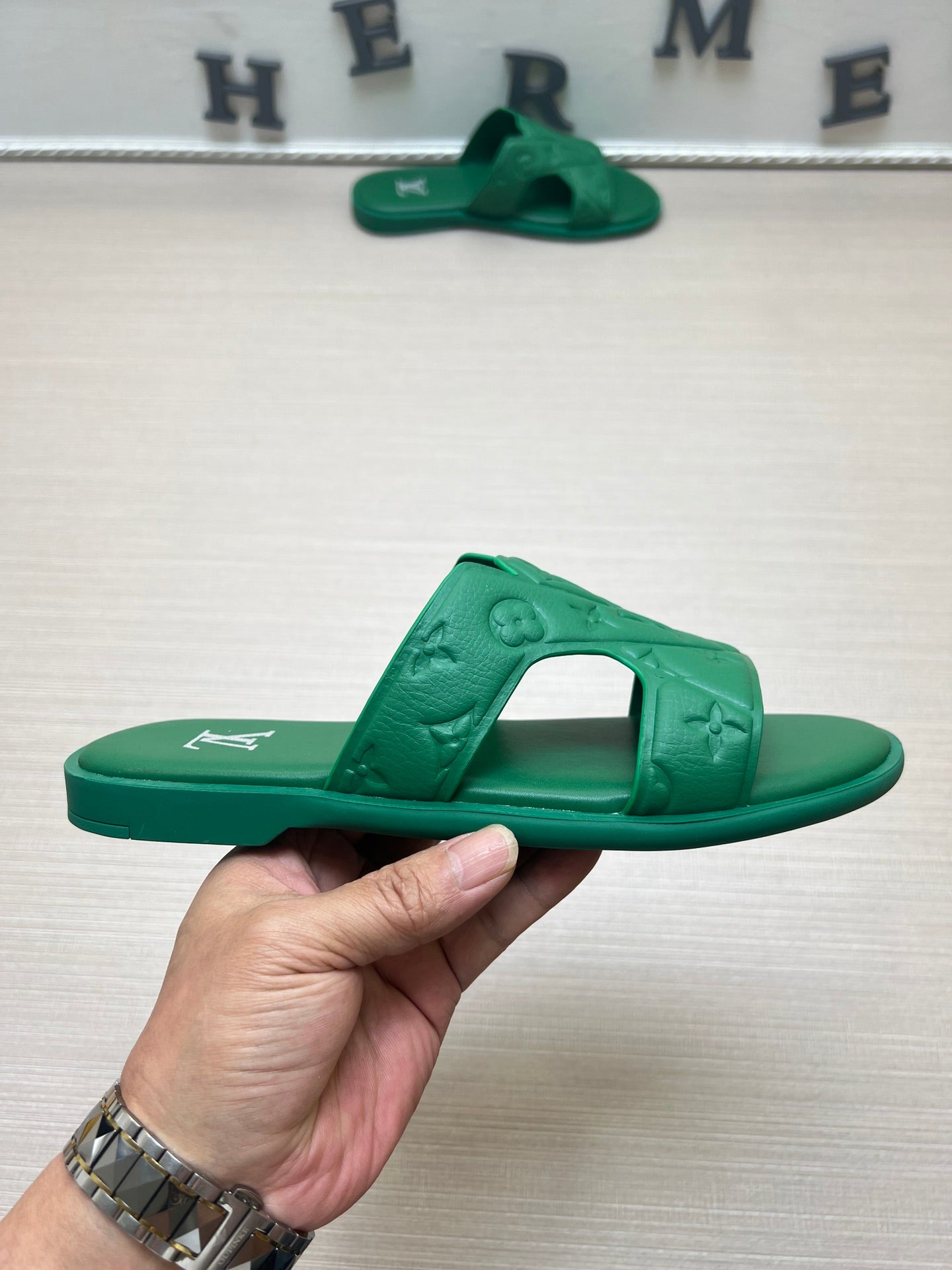 54E22ZDE Stylish slippers