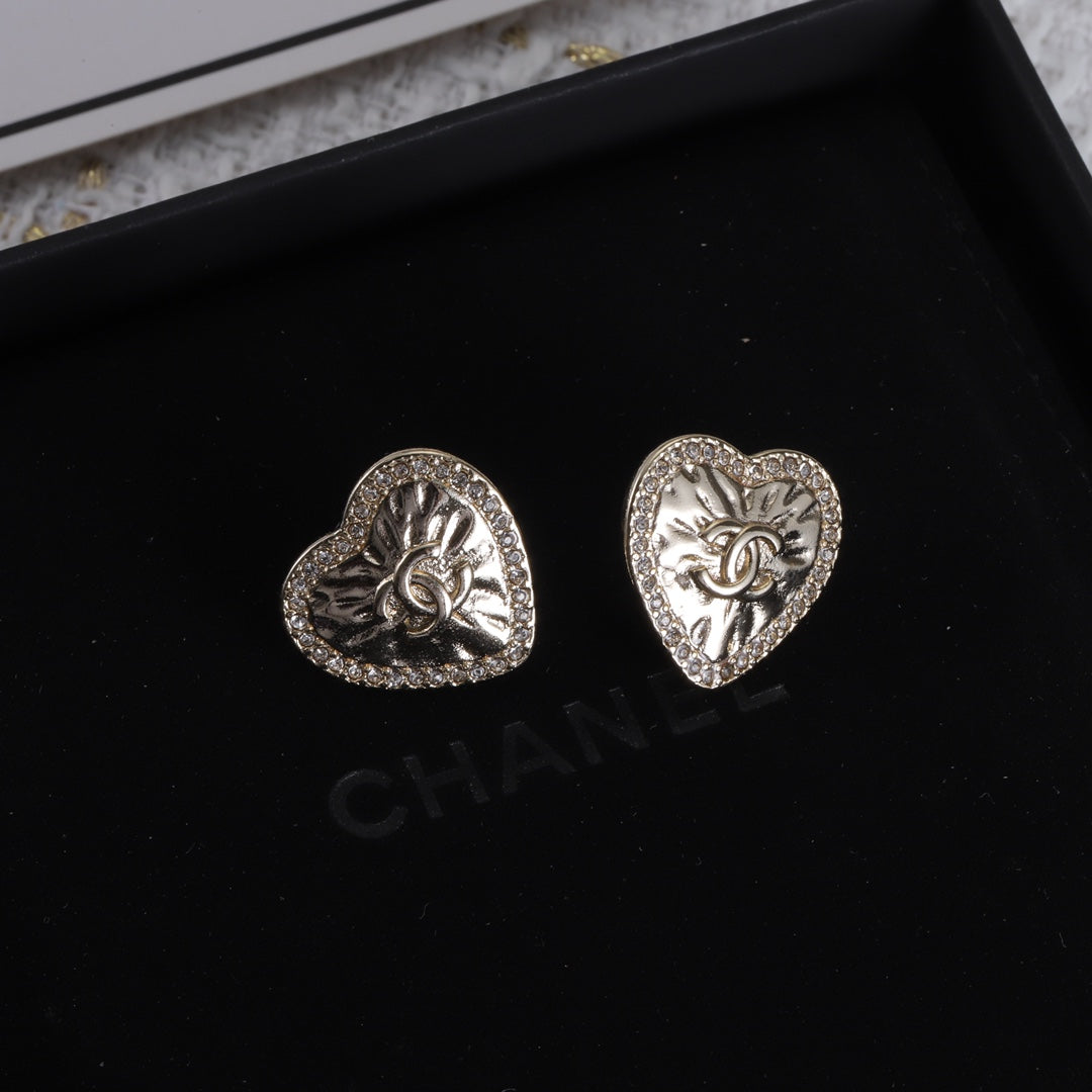 14C13EDE Stylish Earrings