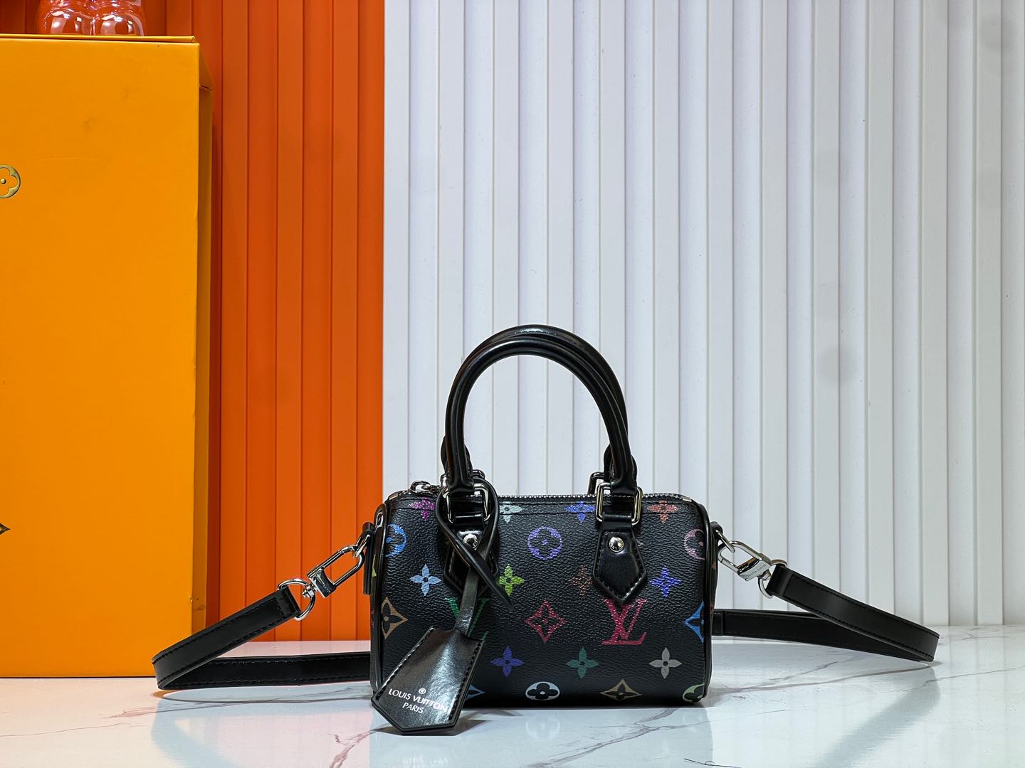 1WE99BDE Stylish leather bag