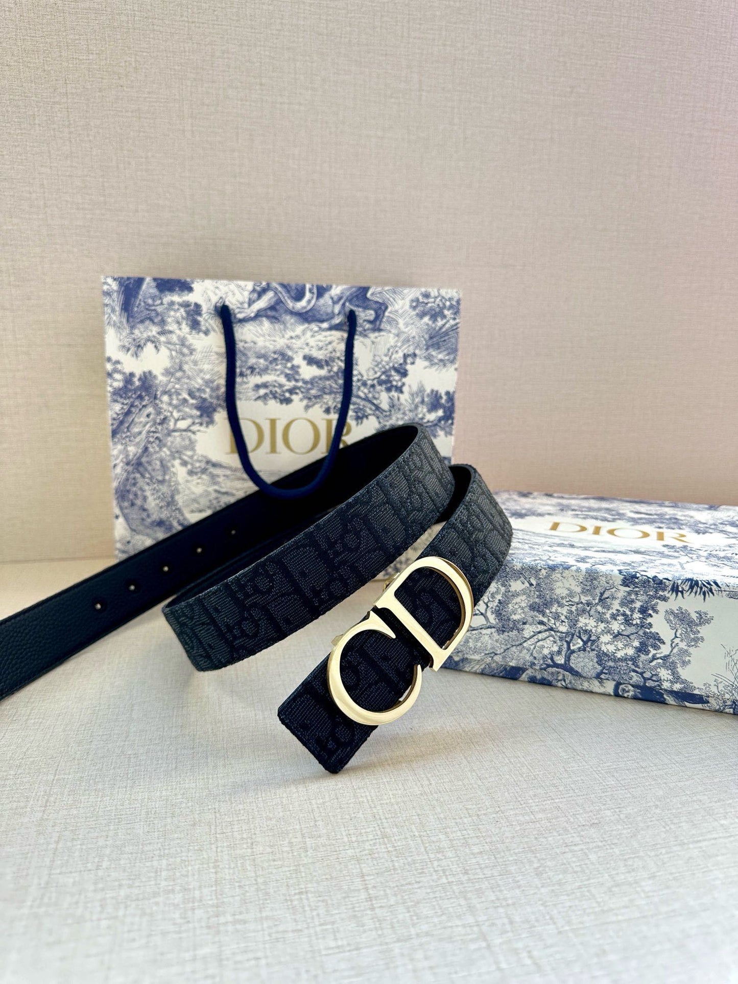 155RD206PDE Stylish  High quality belt With full package