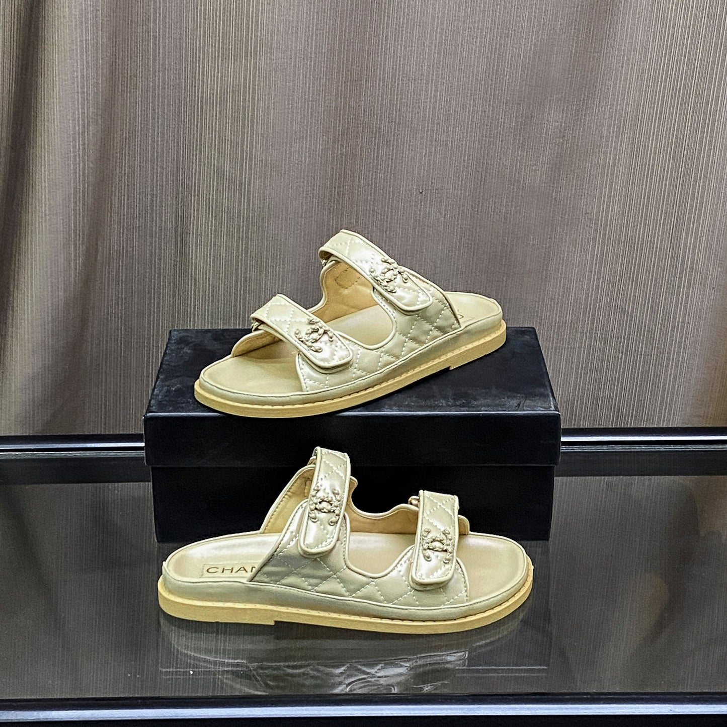 14C75ZDE Stylish Slippers