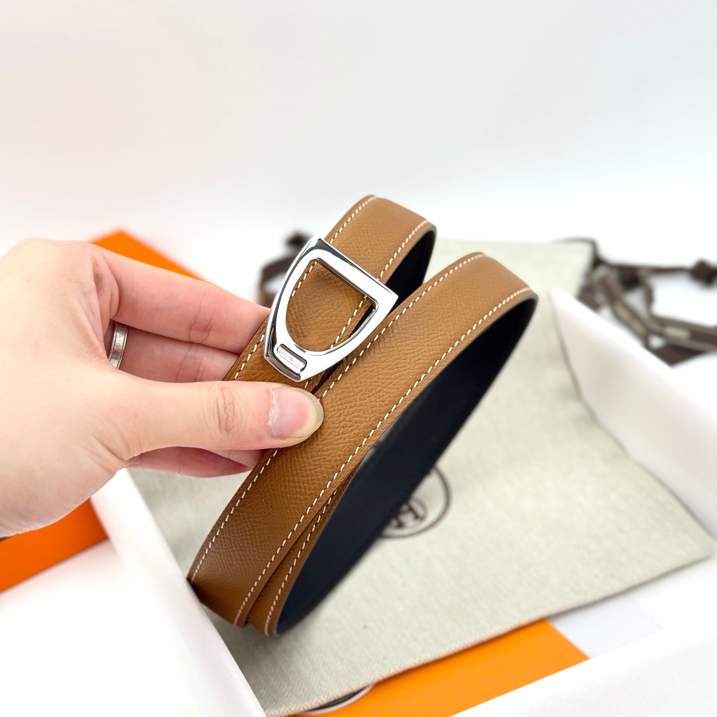 155RH232PDE Stylish  High quality belt With full package