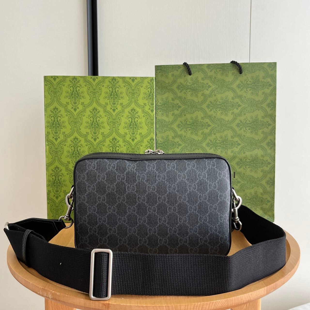 1XB419BDE Stylish leather bag