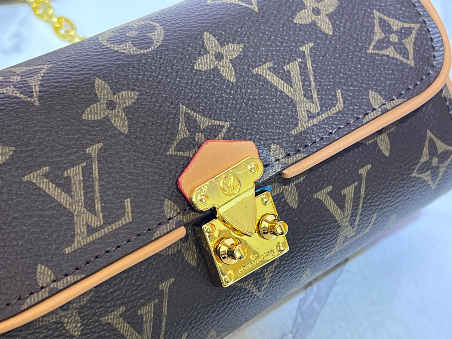 2WE6BDE Stylish leather bag