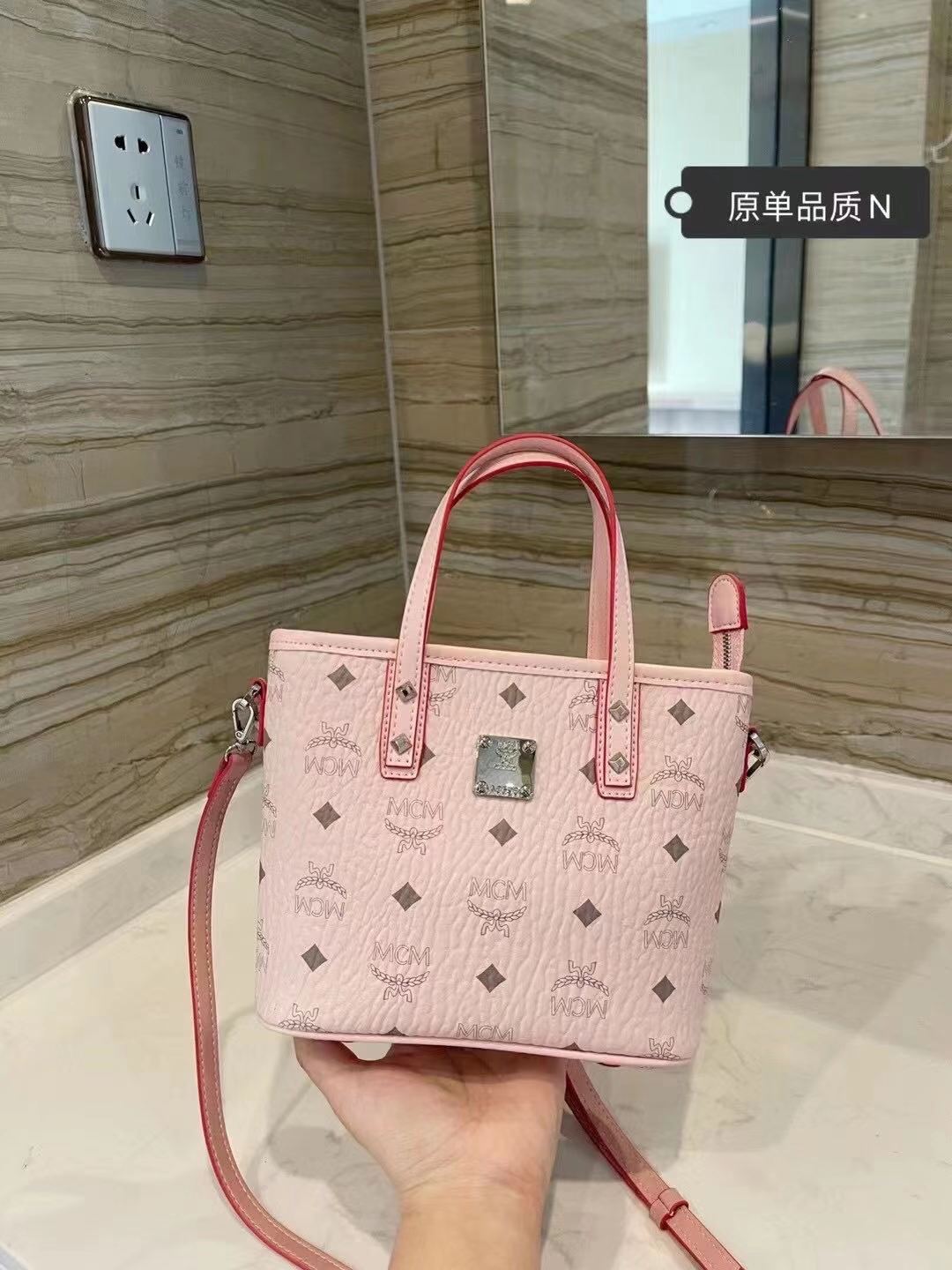 2XM333BDE Stylish leather bag 