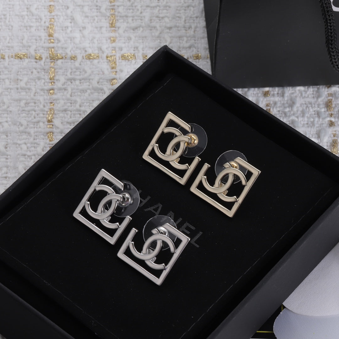 14C222EDE Stylish Earrings