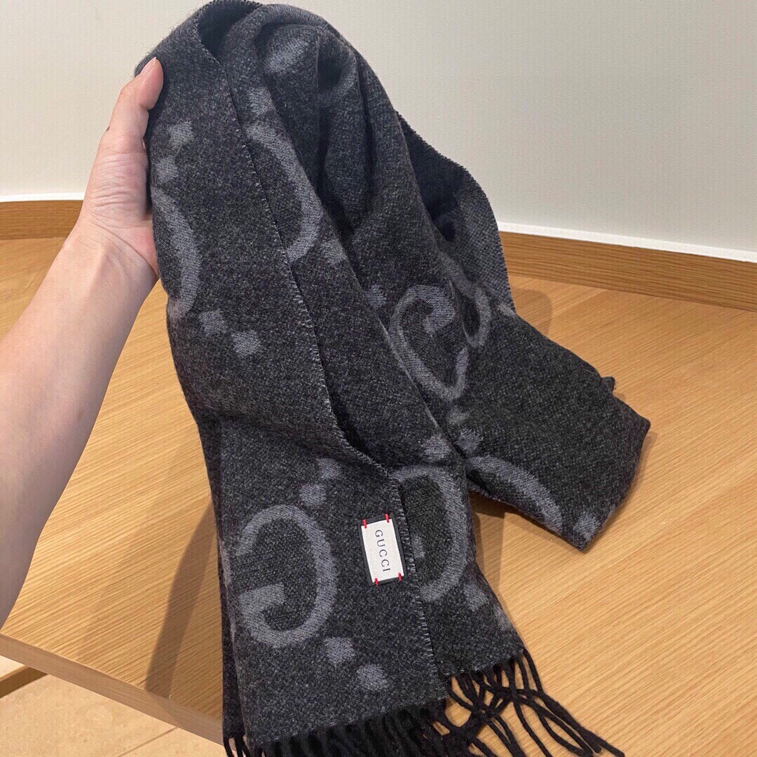 175RB28WDE Stylish Winter Scarves