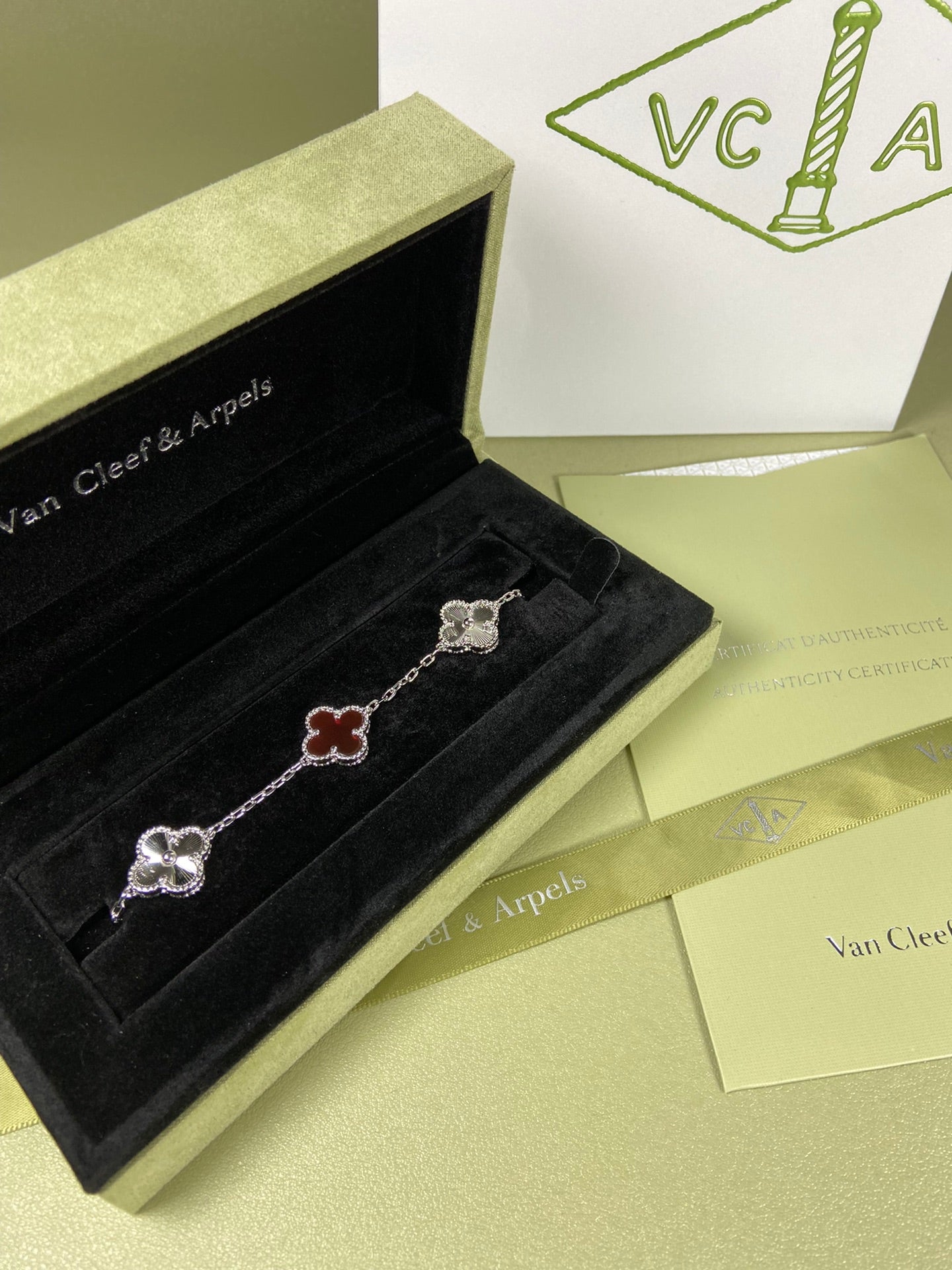 5XVA181KDE Stylish bracelets  5 flowers normal size1.5cm flower