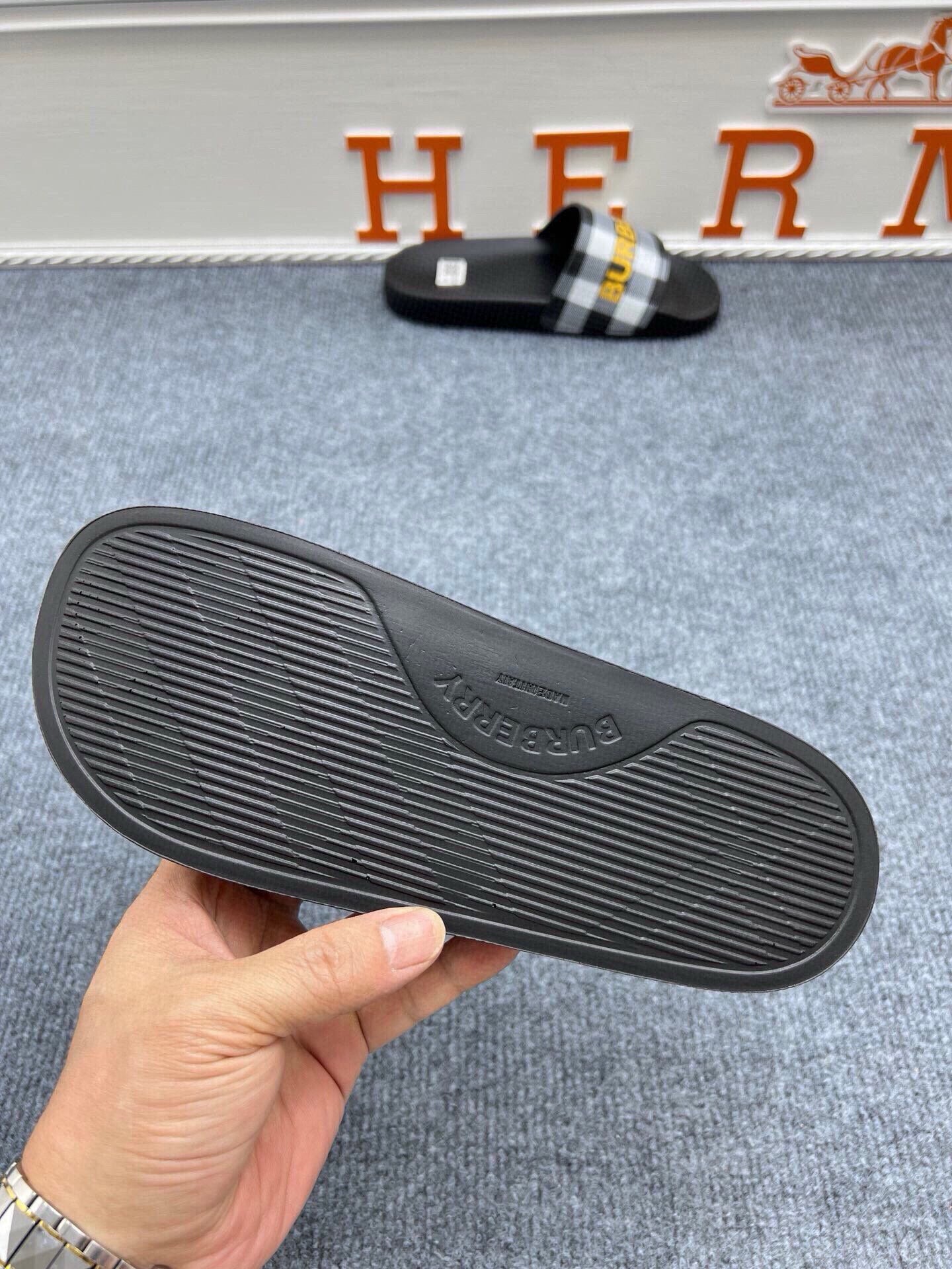 535ZR252ZDE Stylish Slippers