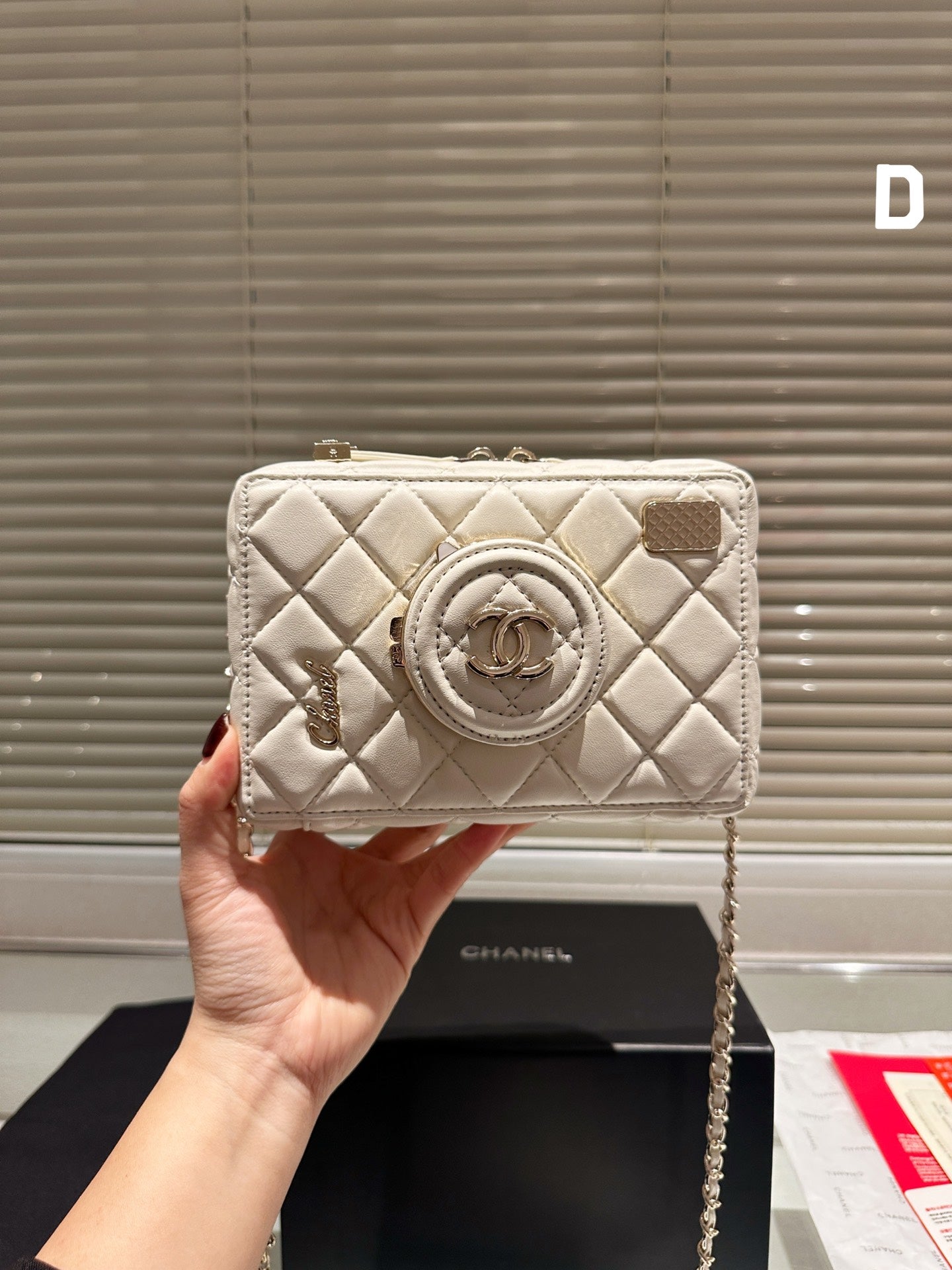 6XC420BDE Stylish Camera Bag