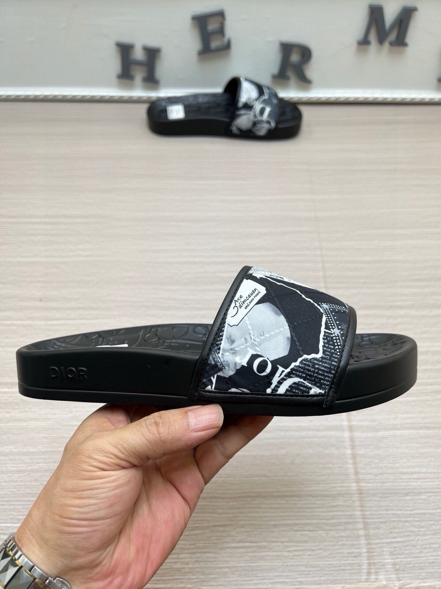 5LD214ZDE Stylish Slippers