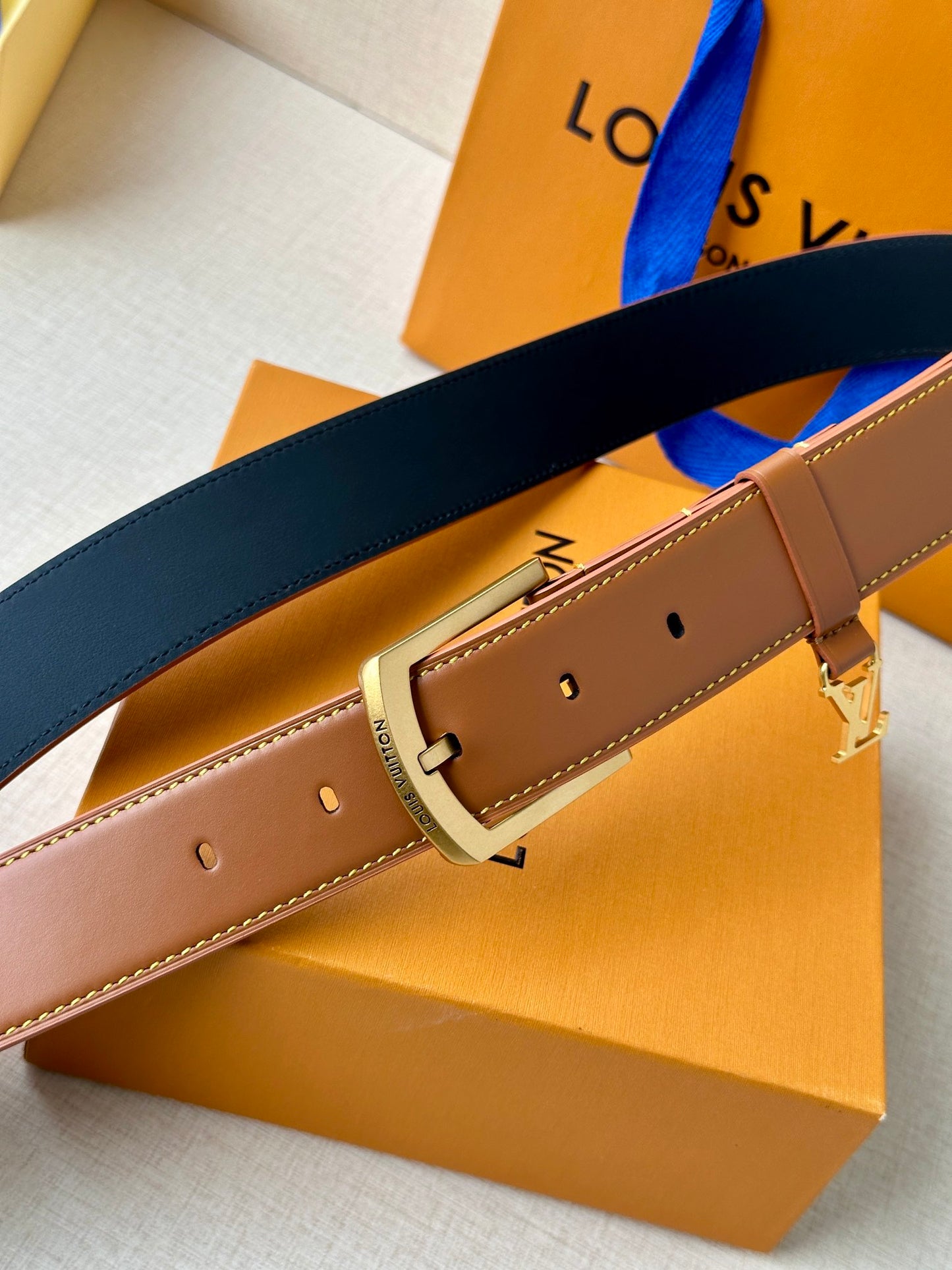 1WE160PDE Stylish  High quality belt With full package