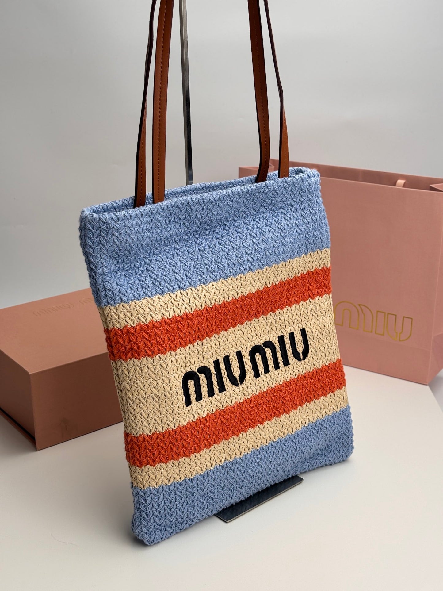 1XA77BDE Stylish Woven Bag