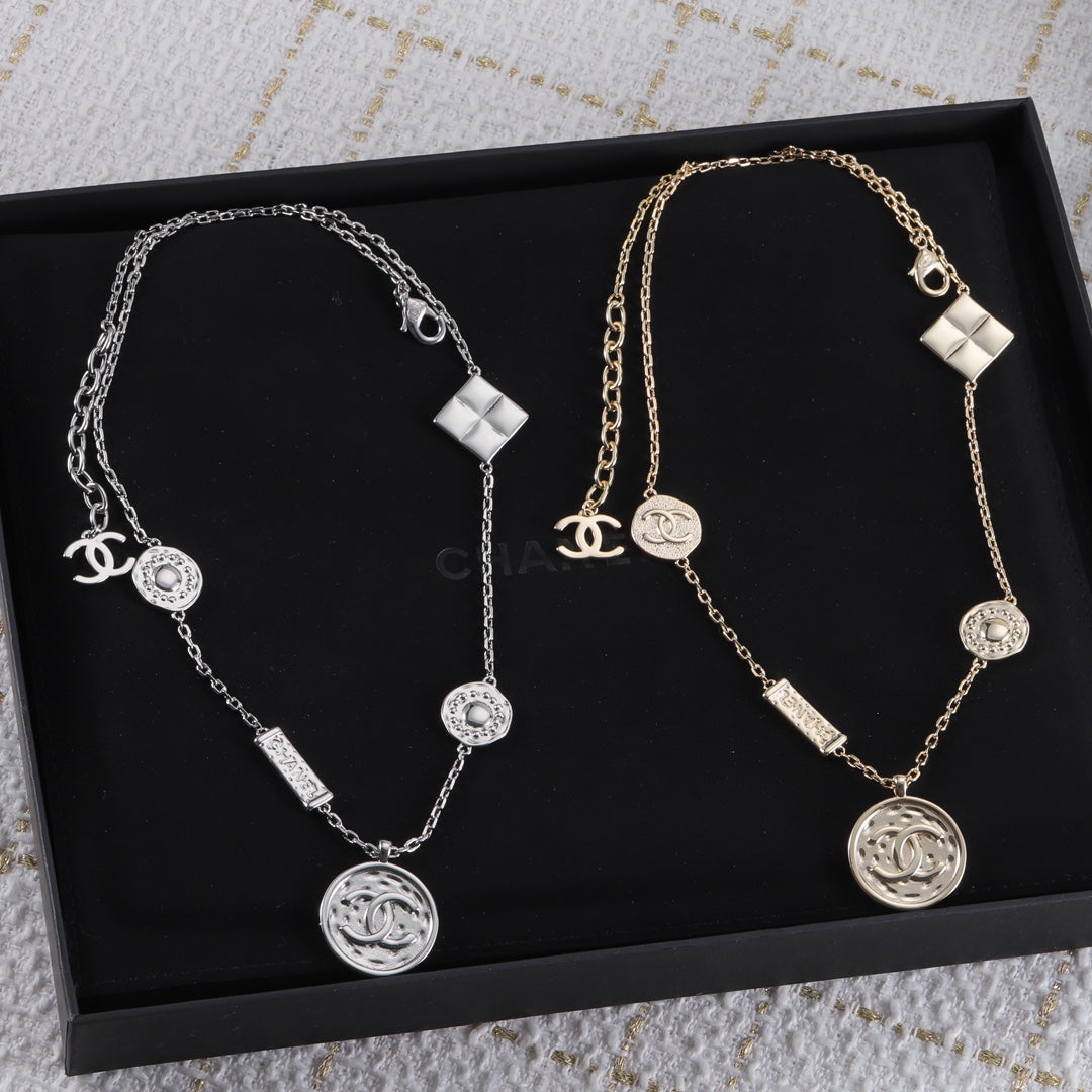 14C689KDE Stylish Necklaces