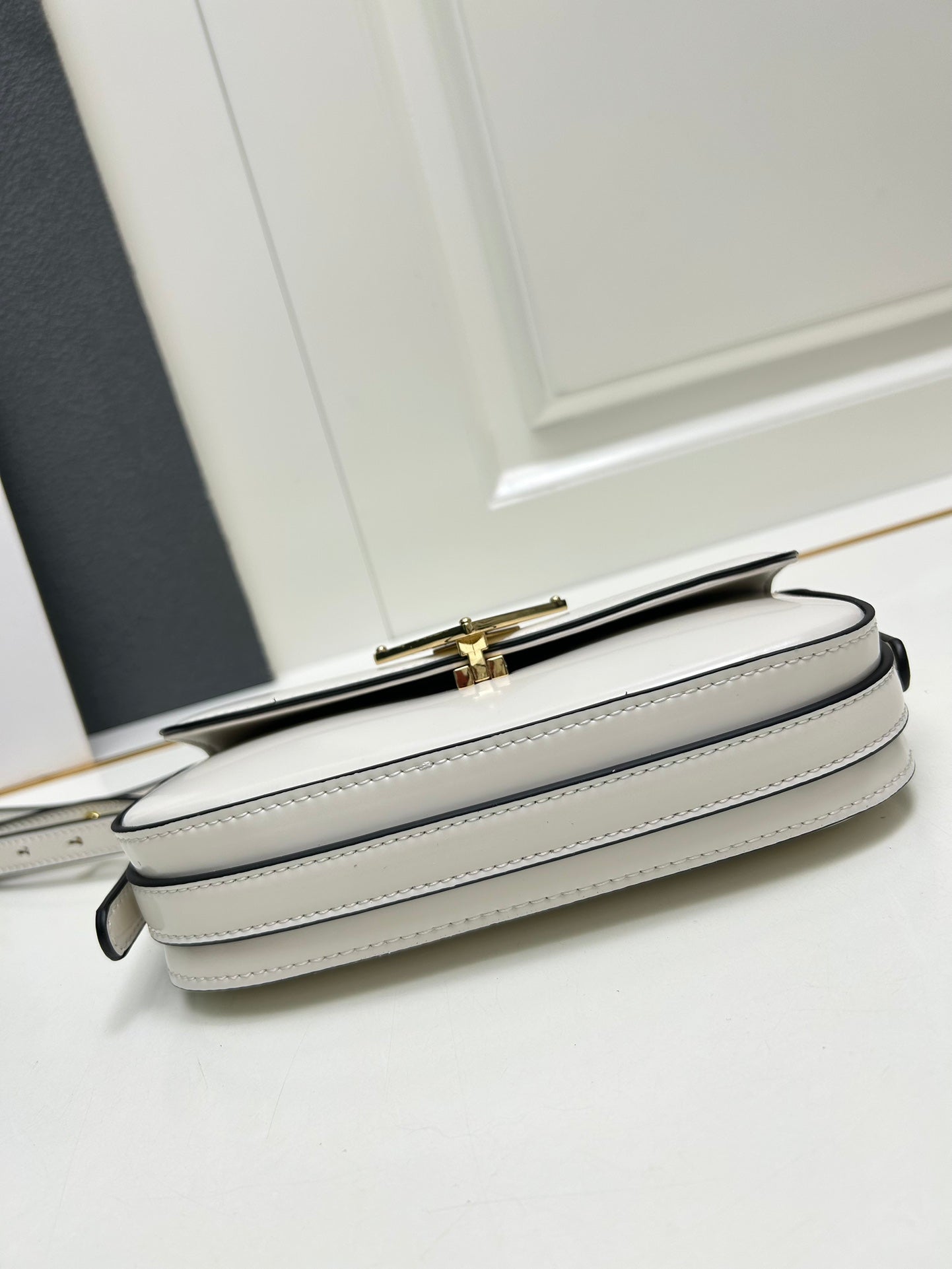 AXPD71BDE Stylish leather bag