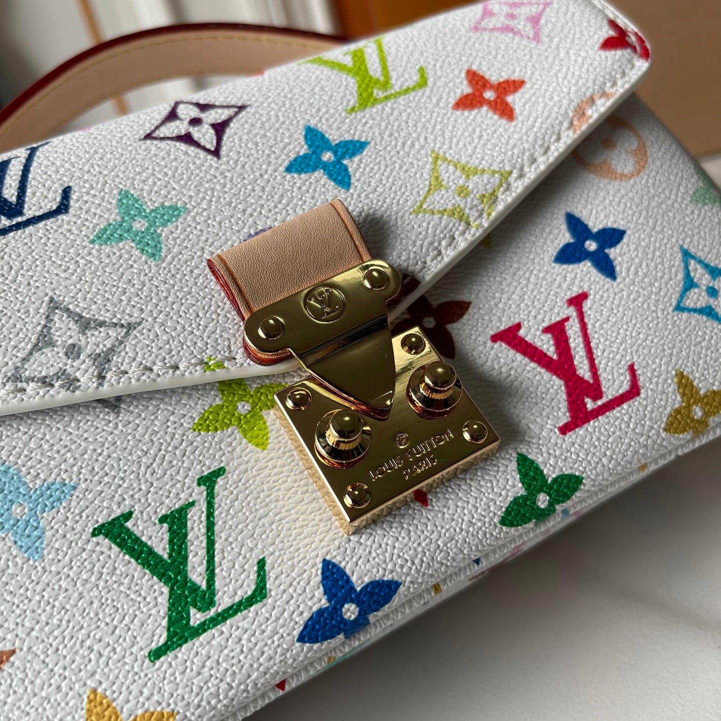 155NE38BDE Stylish leather bag