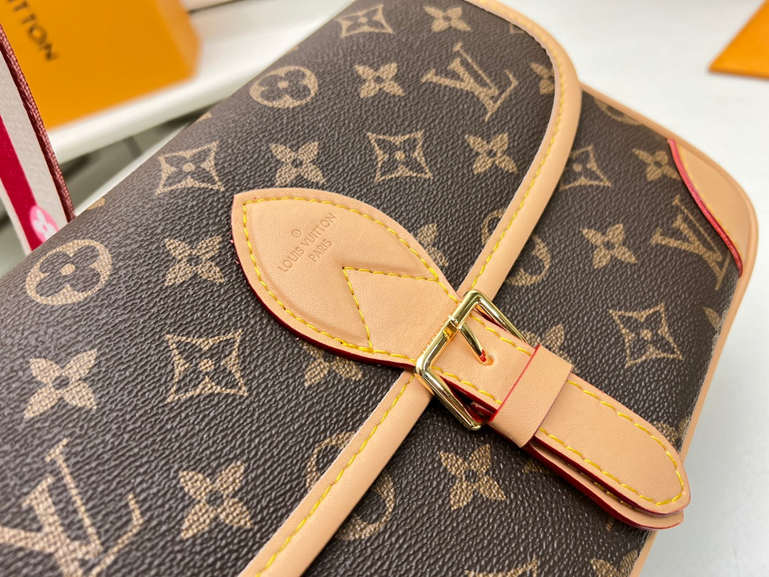 2XE028BDE Stylish leather bag 