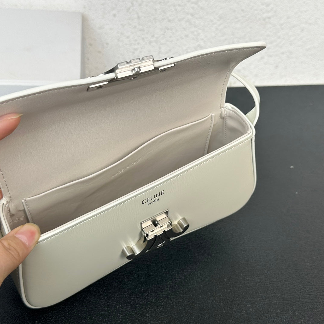 1XE271BDE Stylish leather bag 