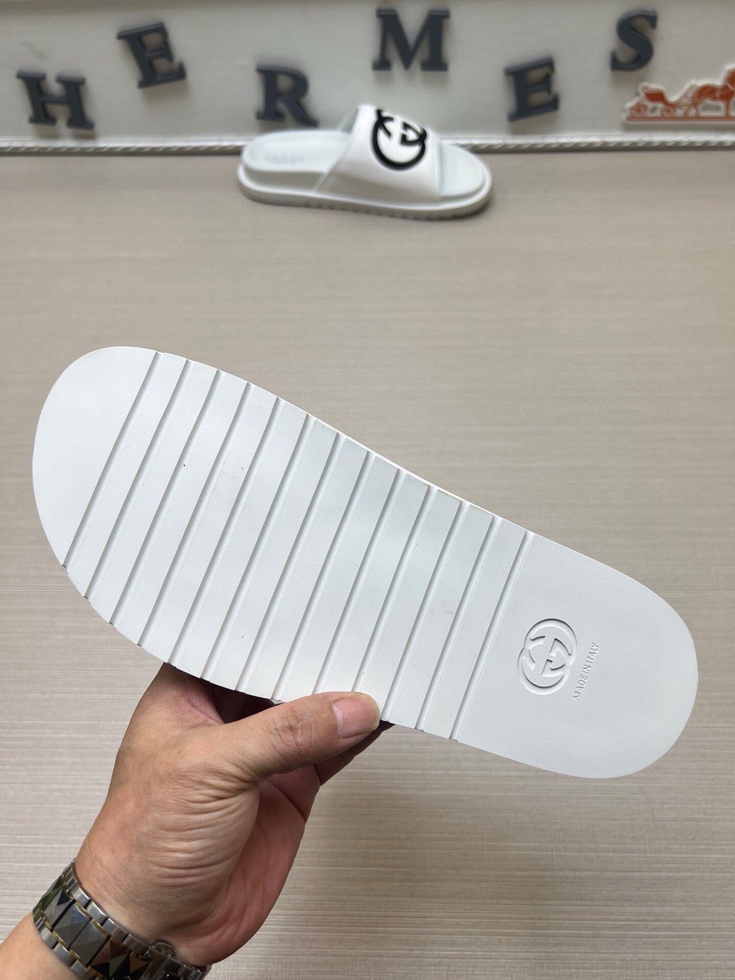 5WB241ZDE Stylish Slippers